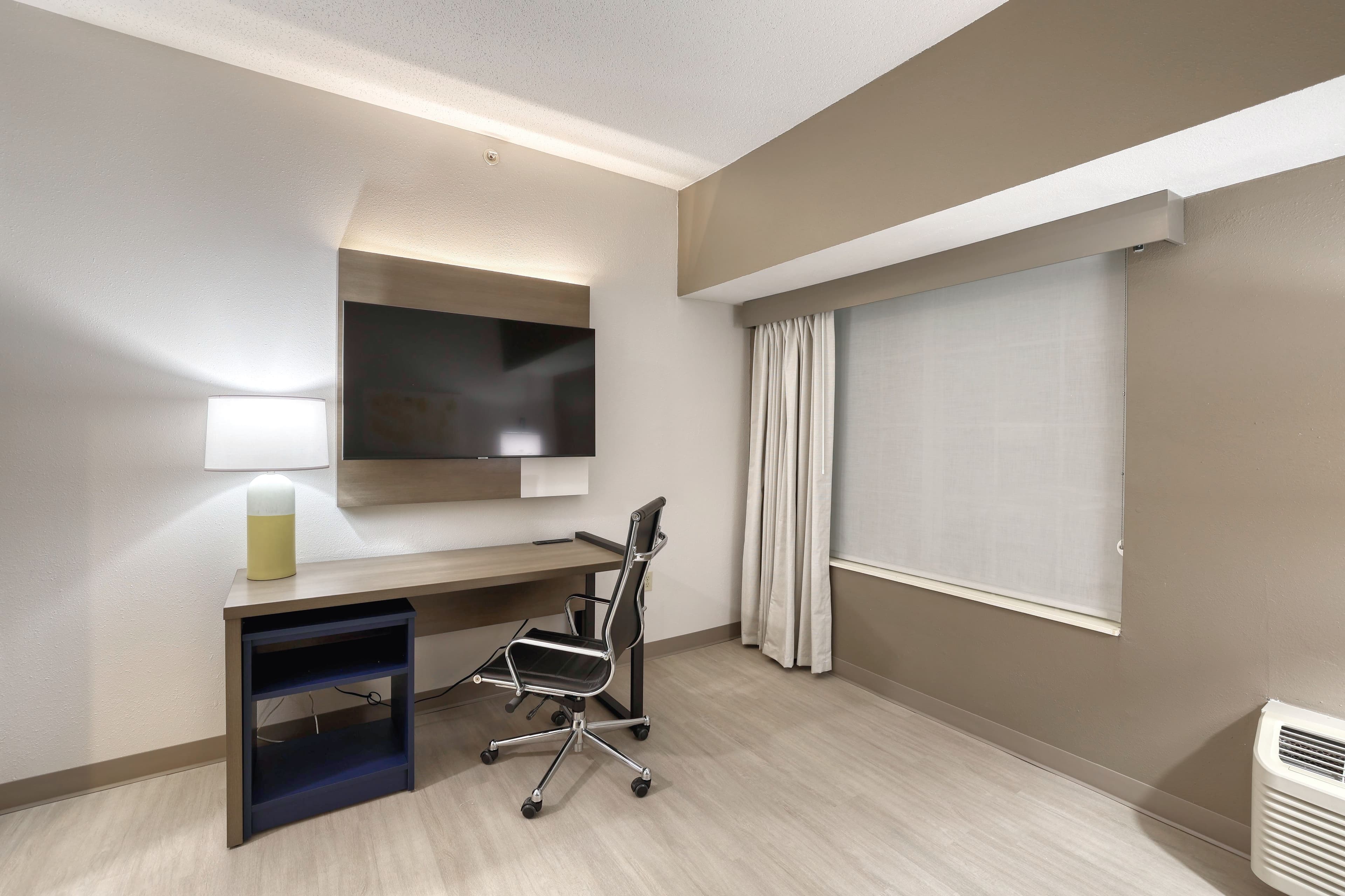 Comfort Suites Milwaukee Airport — 26