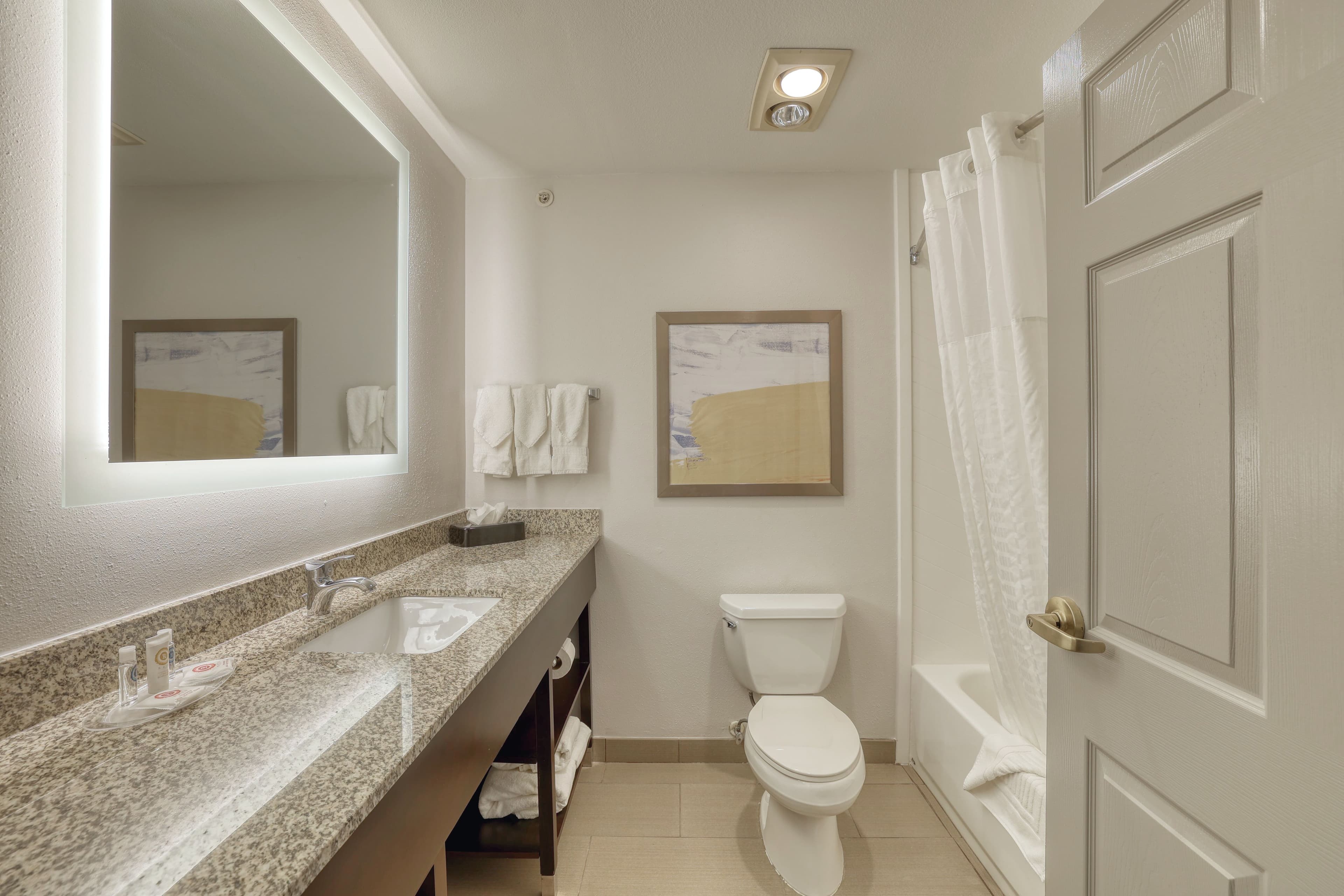 Comfort Suites Milwaukee Airport — 36