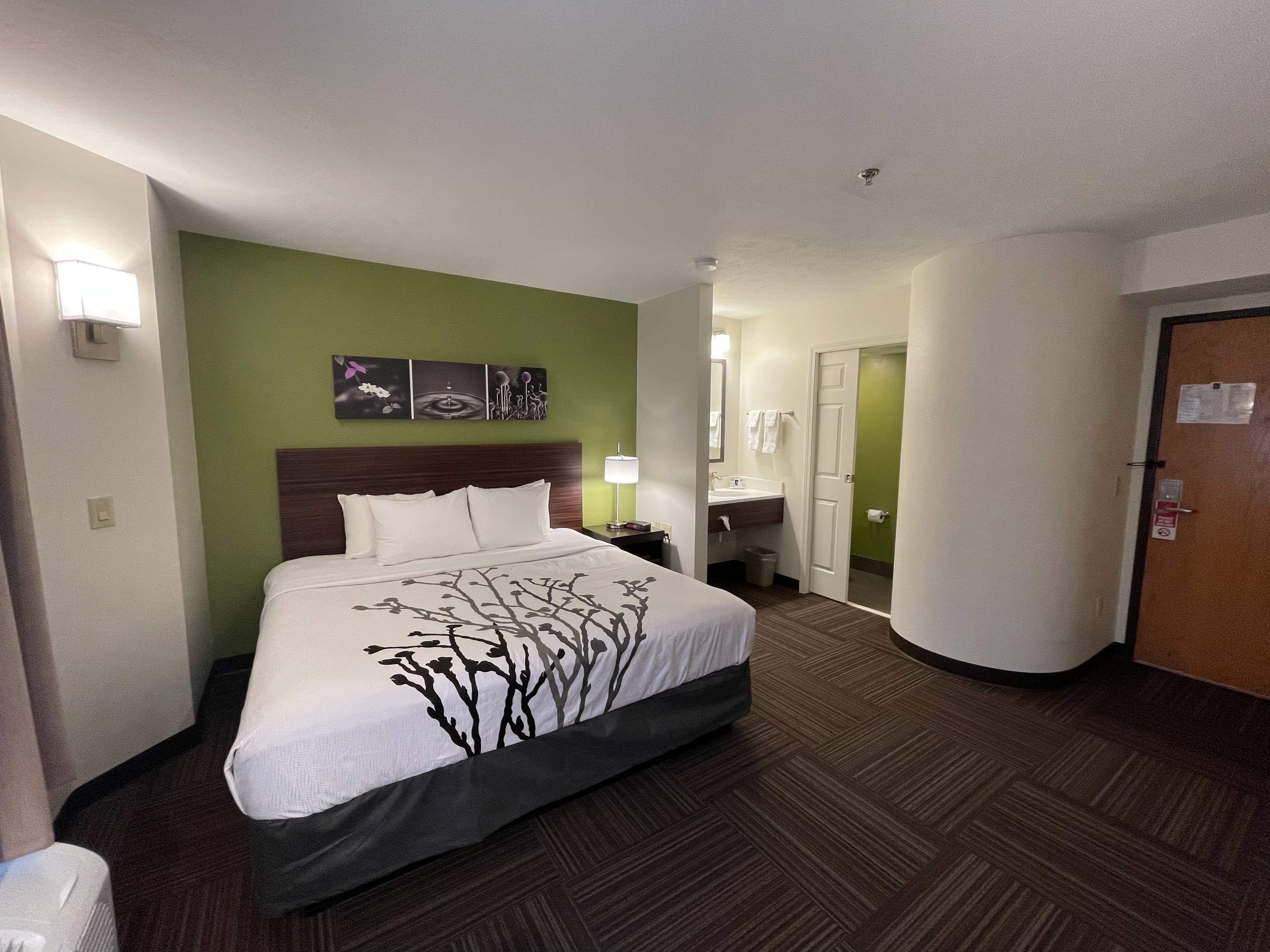 Sleep Inn Antigo - Image 4