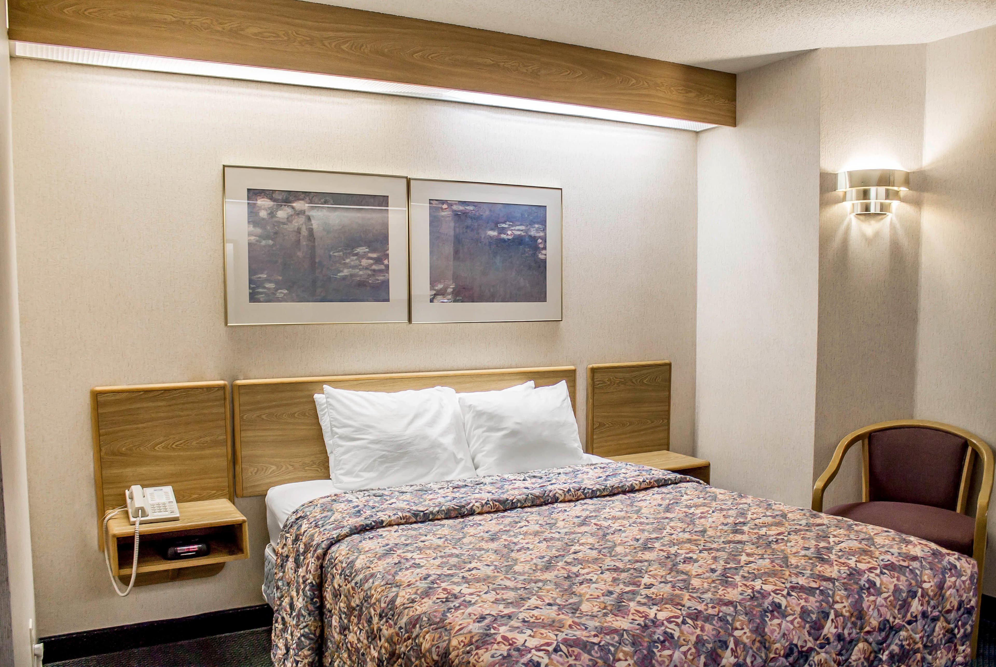 Rodeway Inn Abbotsford - Image 3