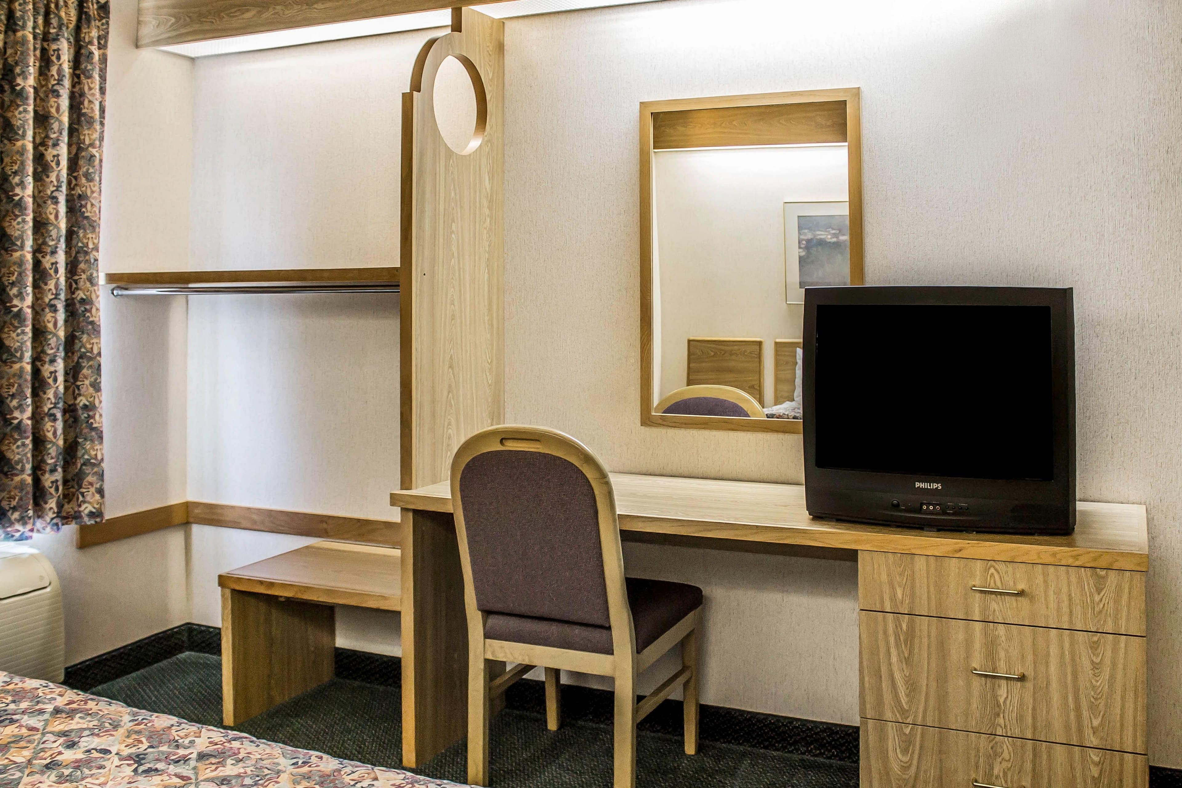Rodeway Inn Abbotsford - Image 5