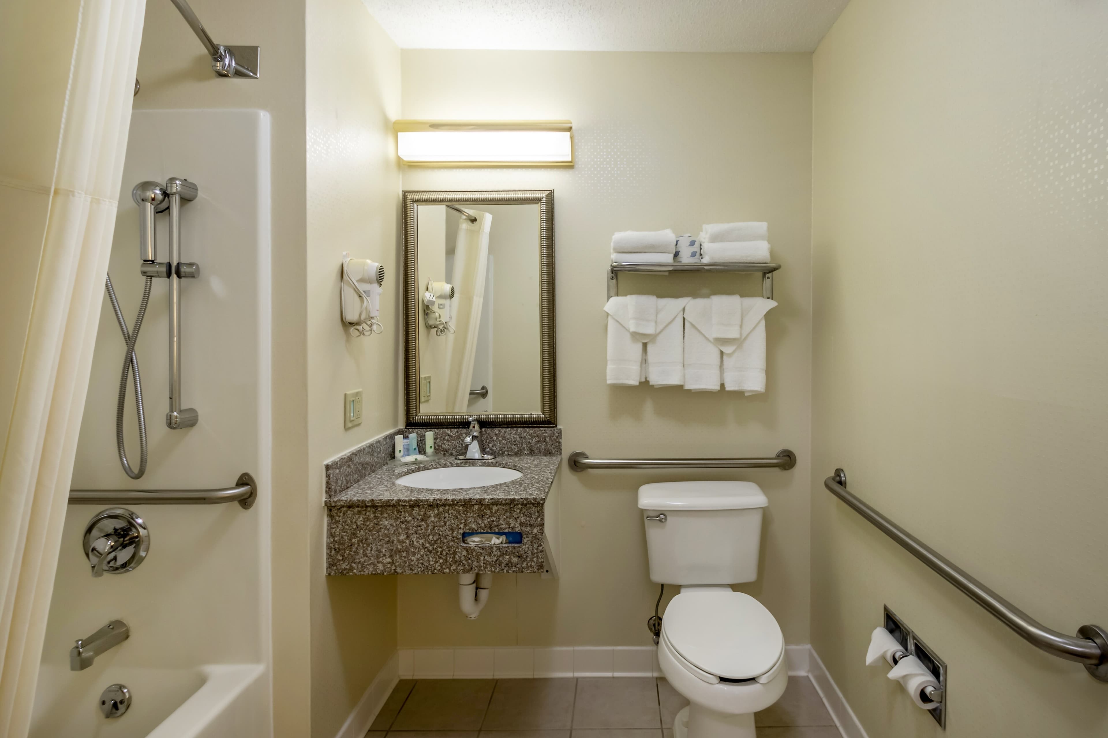 Quality Inn Mineral Point — 13