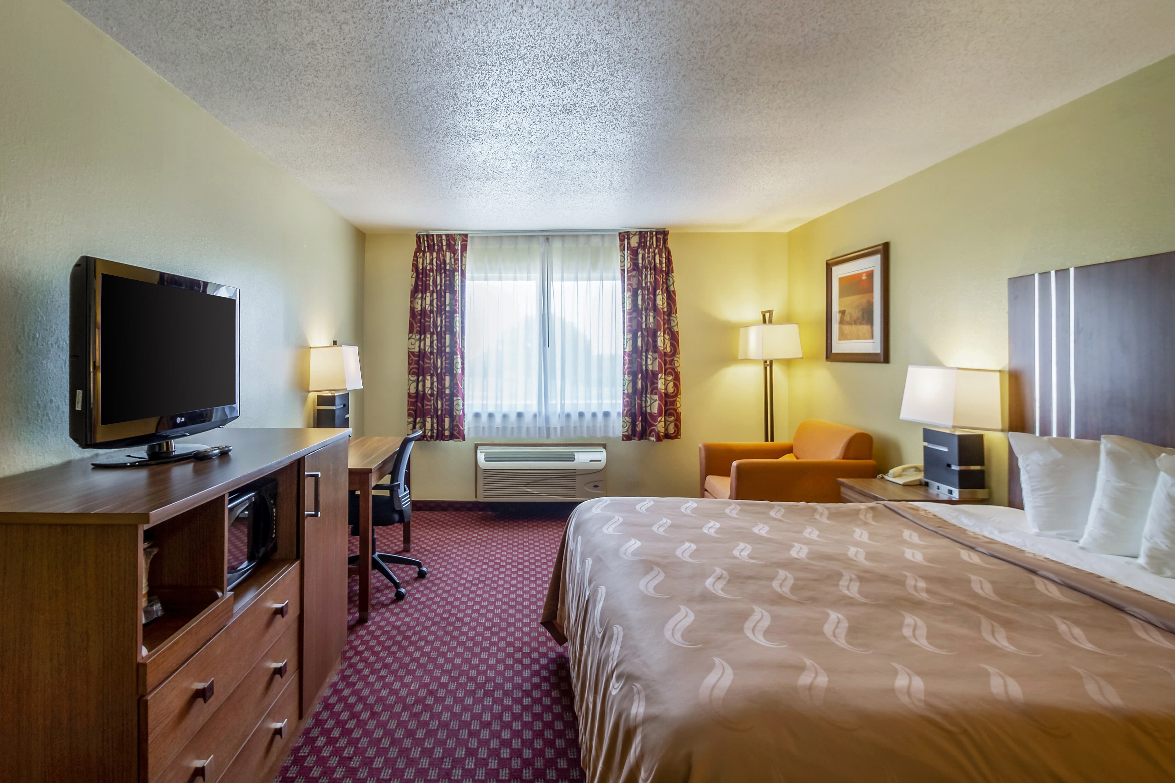 Quality Inn Mineral Point - Image 5