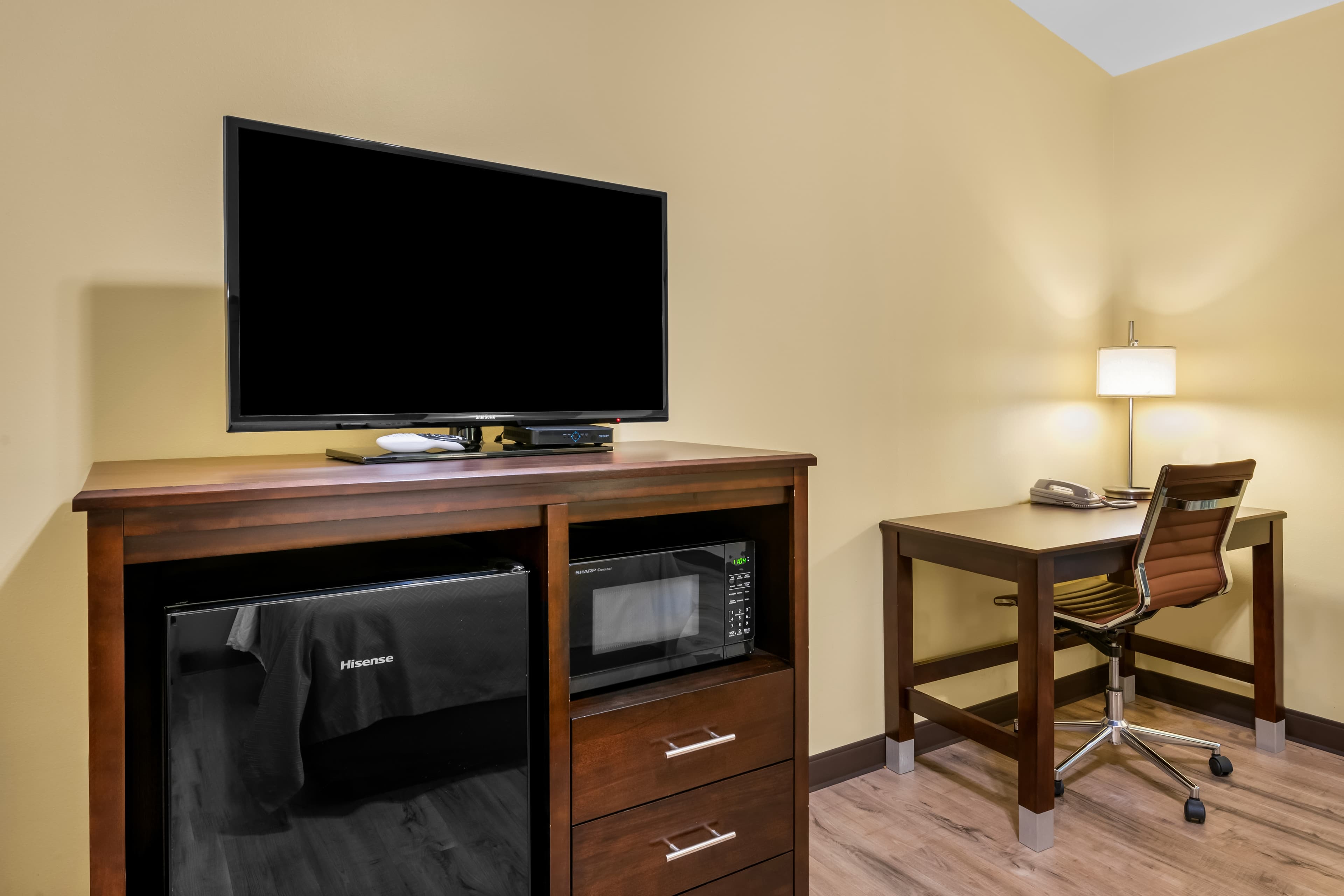 Econo Lodge Inn & Suites Eau Claire South — 3