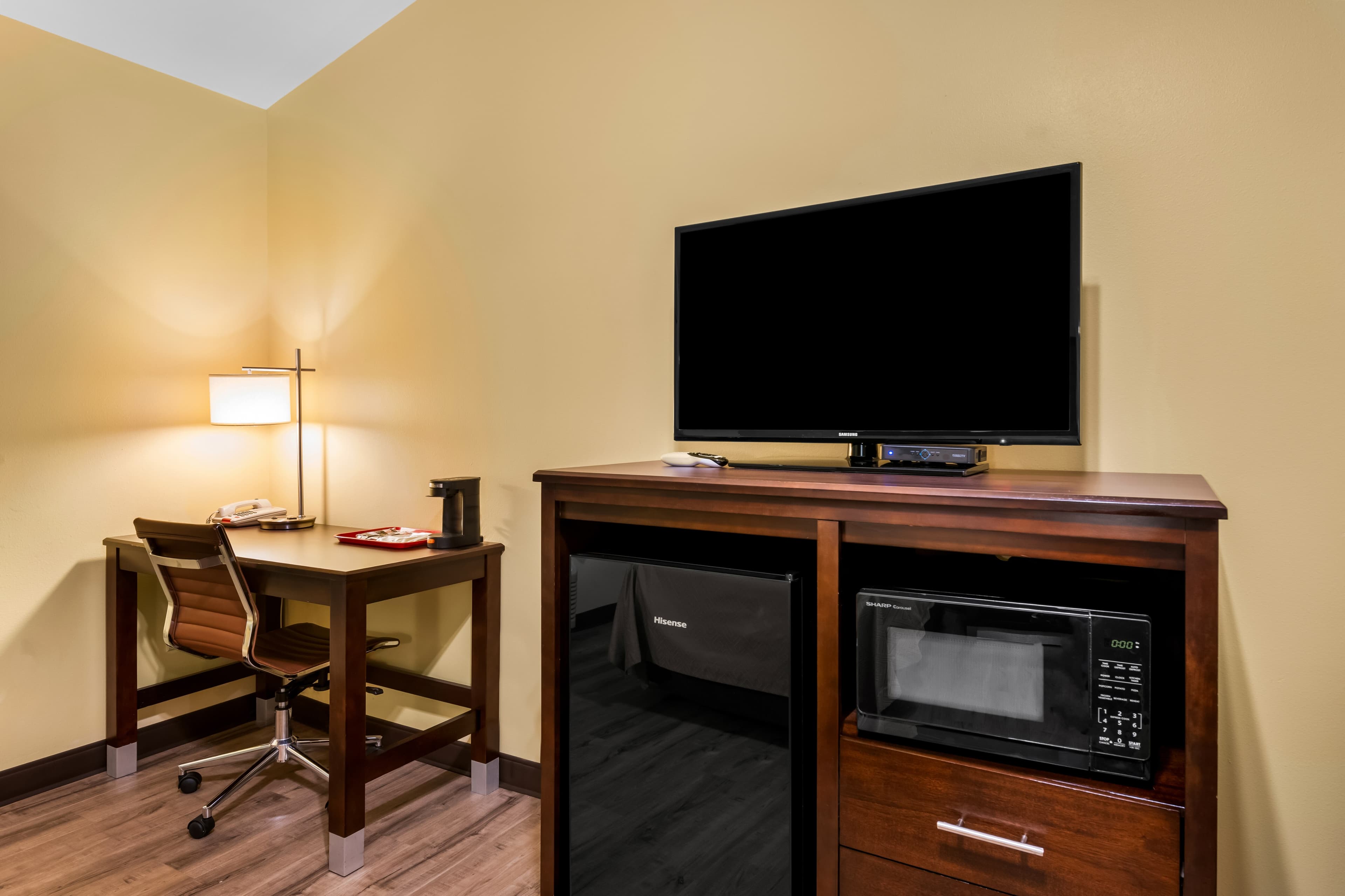 Econo Lodge Inn & Suites Eau Claire South — 11