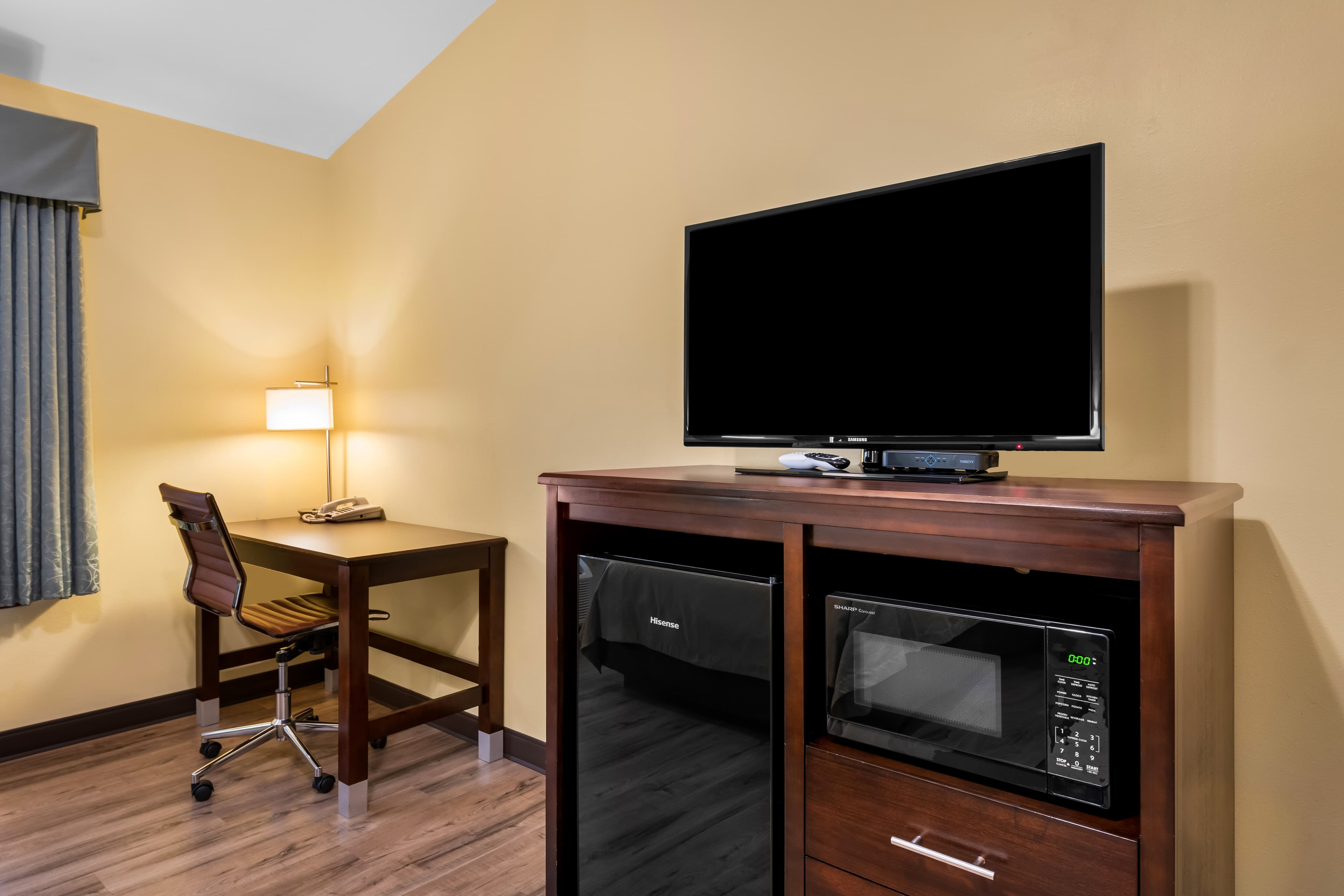 Econo Lodge Inn & Suites Eau Claire South — 20