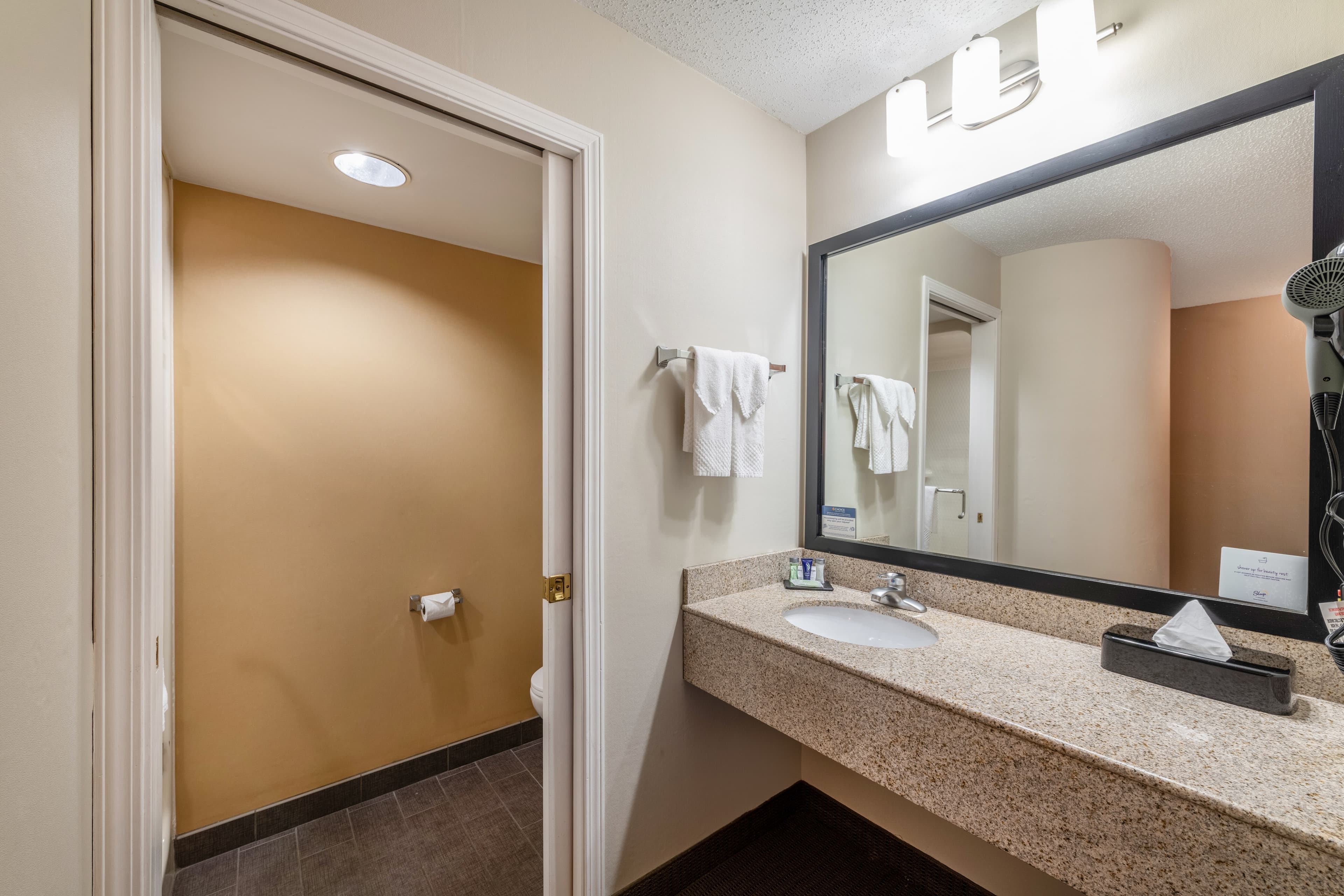 Sleep Inn & Suites Green Bay South — 9