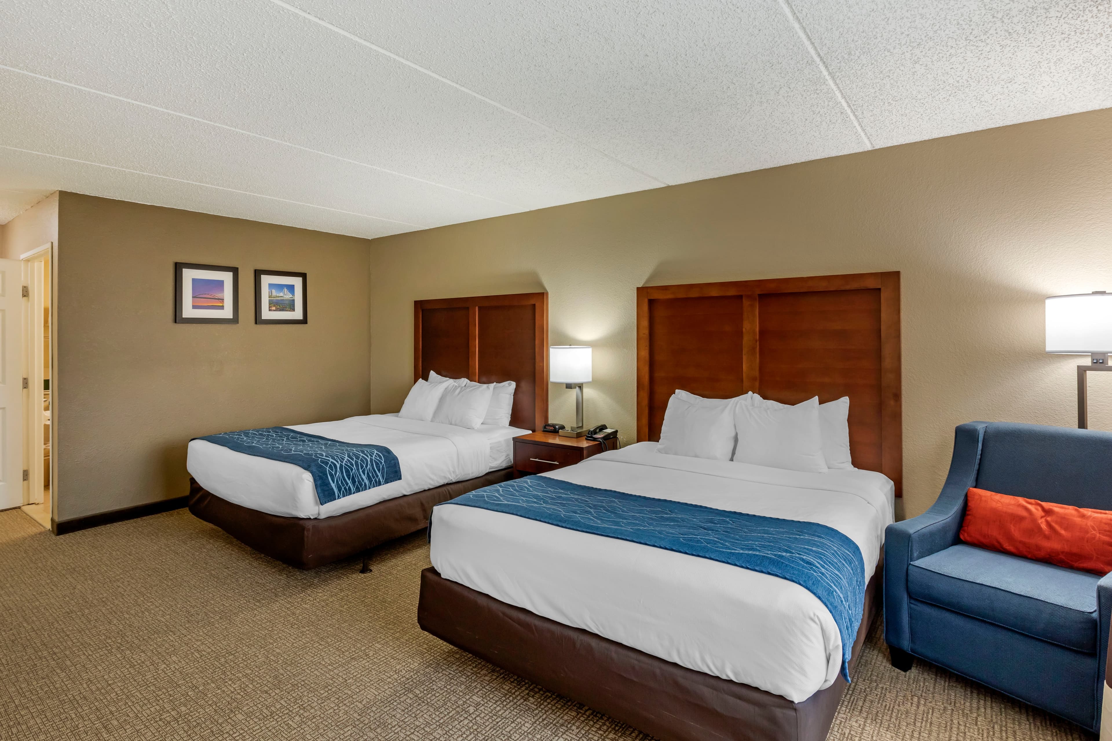 Comfort Inn & Suites Jackson - West Bend - Image 4