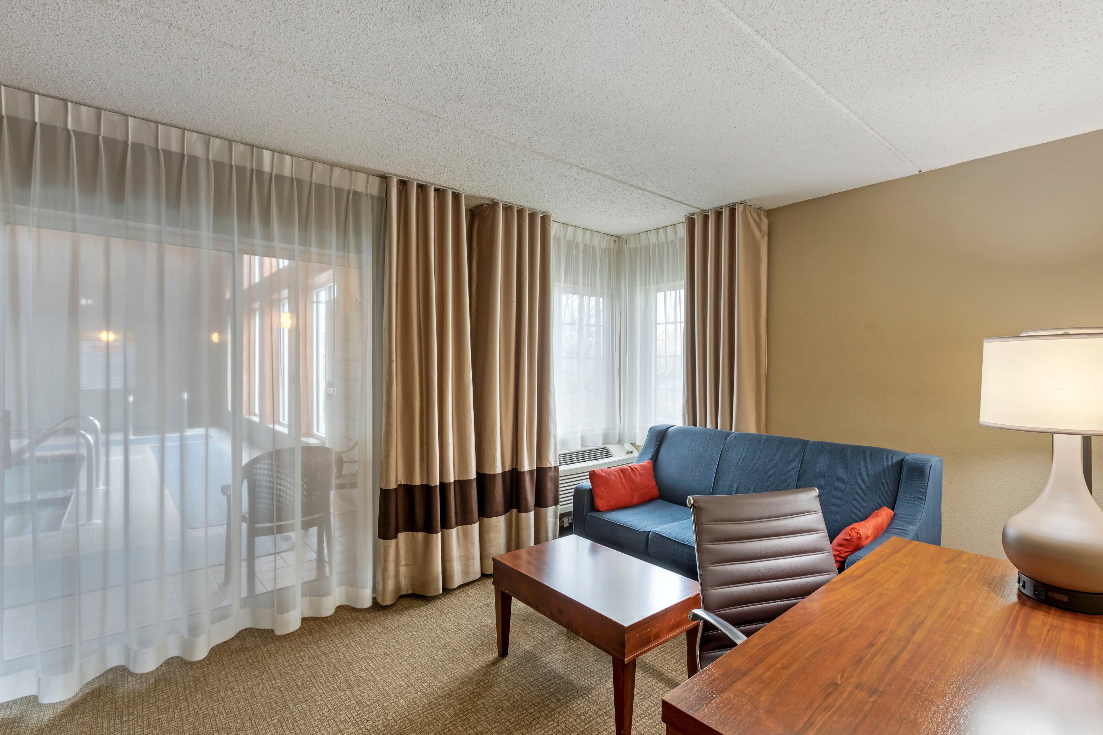 Comfort Inn & Suites Jackson - West Bend — 20