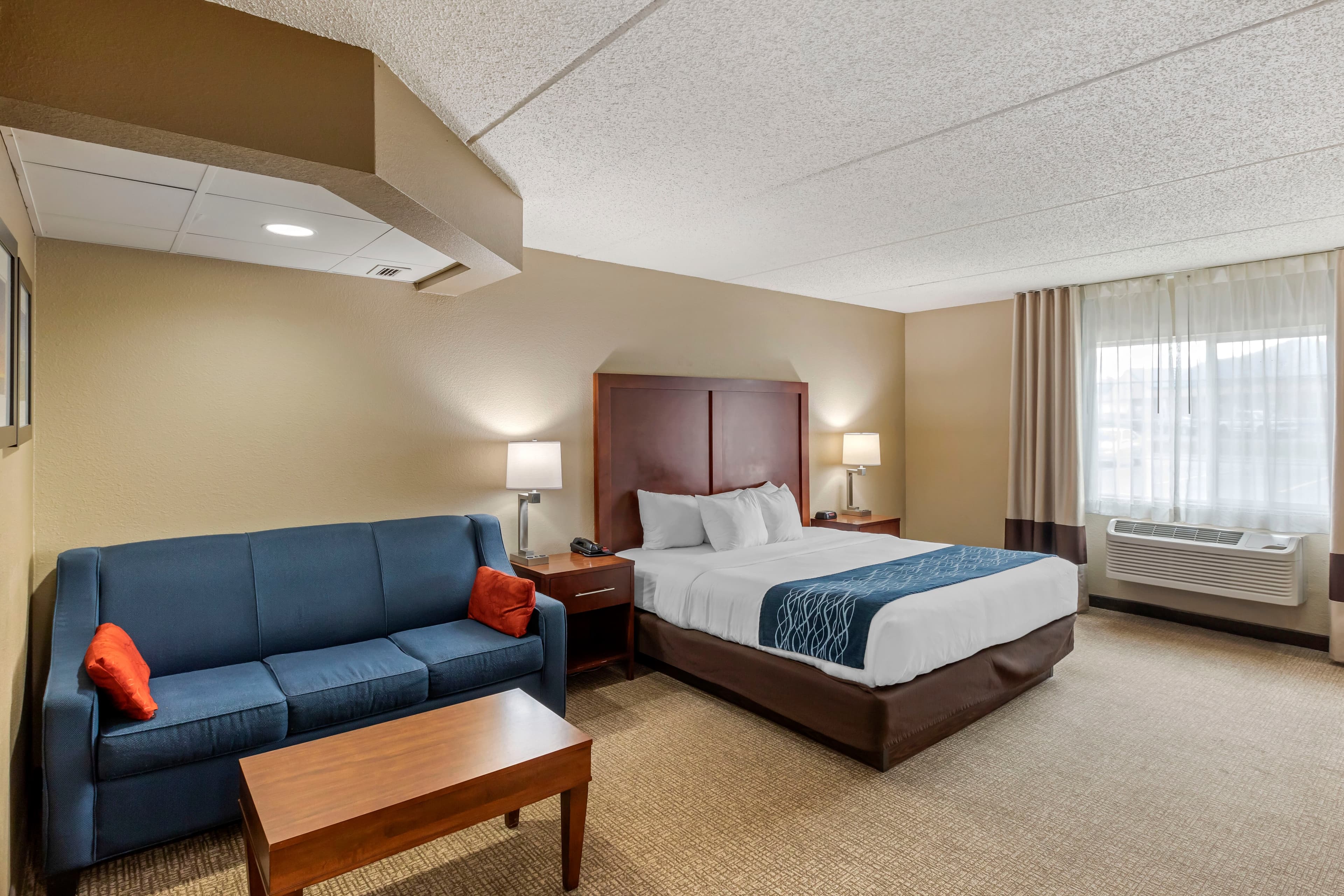Comfort Inn & Suites Jackson - West Bend — 6