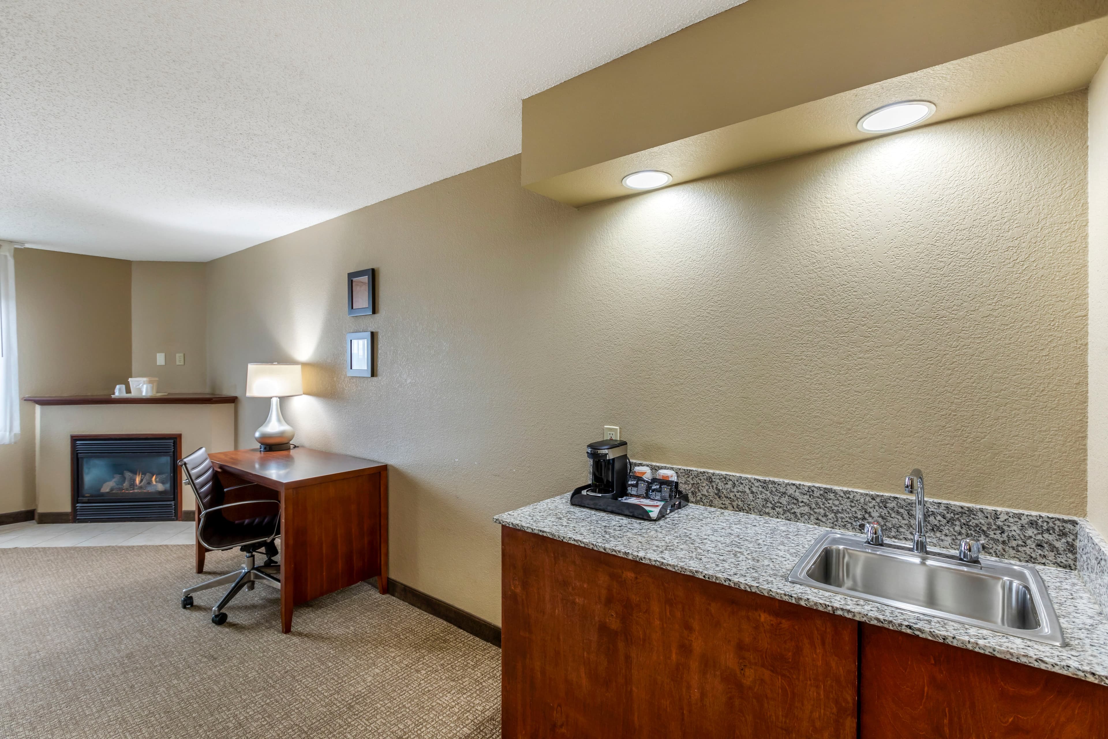 Comfort Inn & Suites Jackson - West Bend — 27