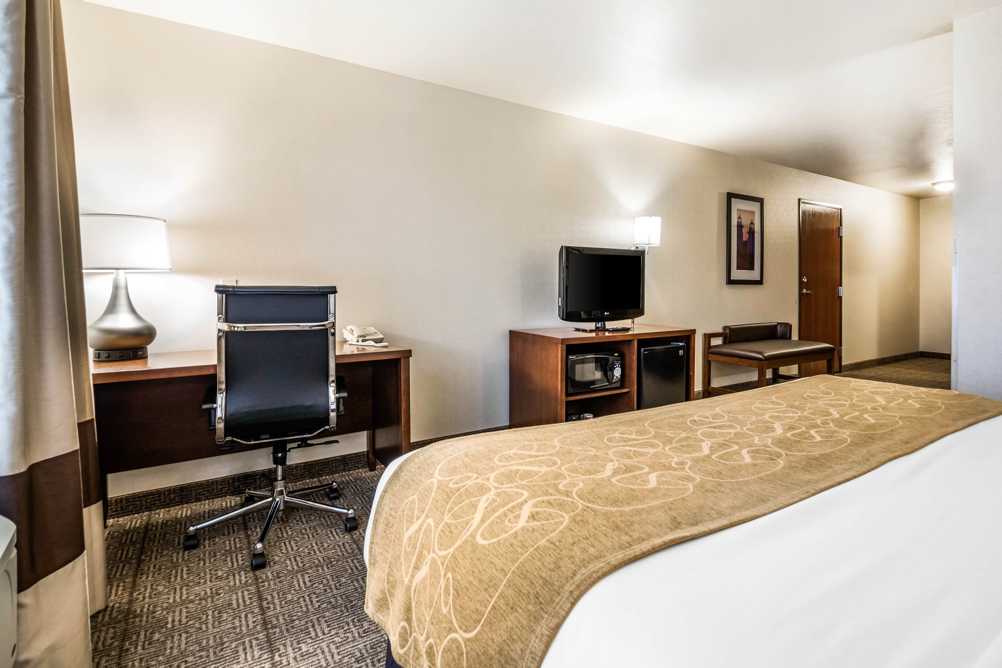 Comfort Suites at Par 4 Resort - Image 4