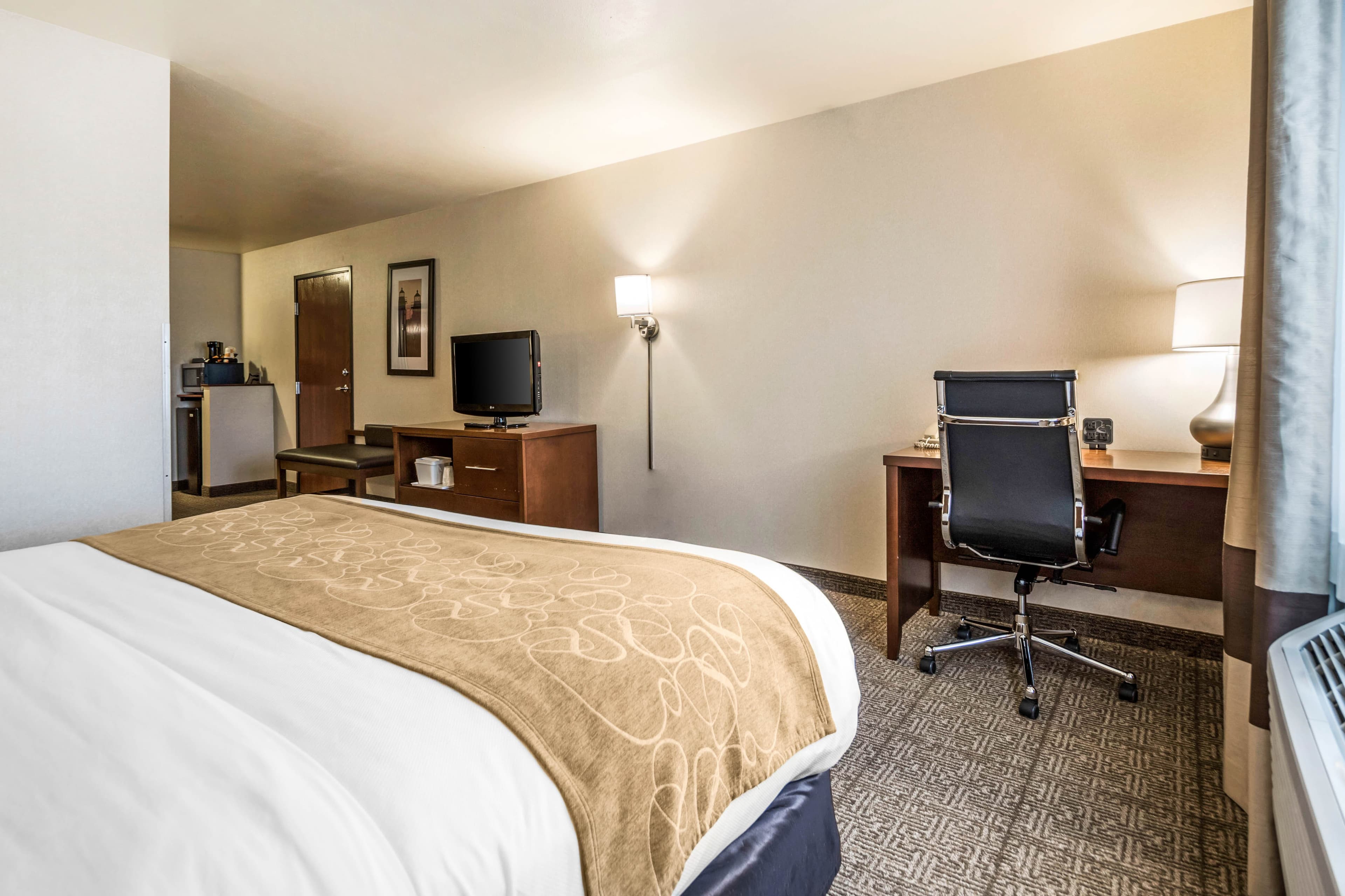 Comfort Suites at Par 4 Resort — 9