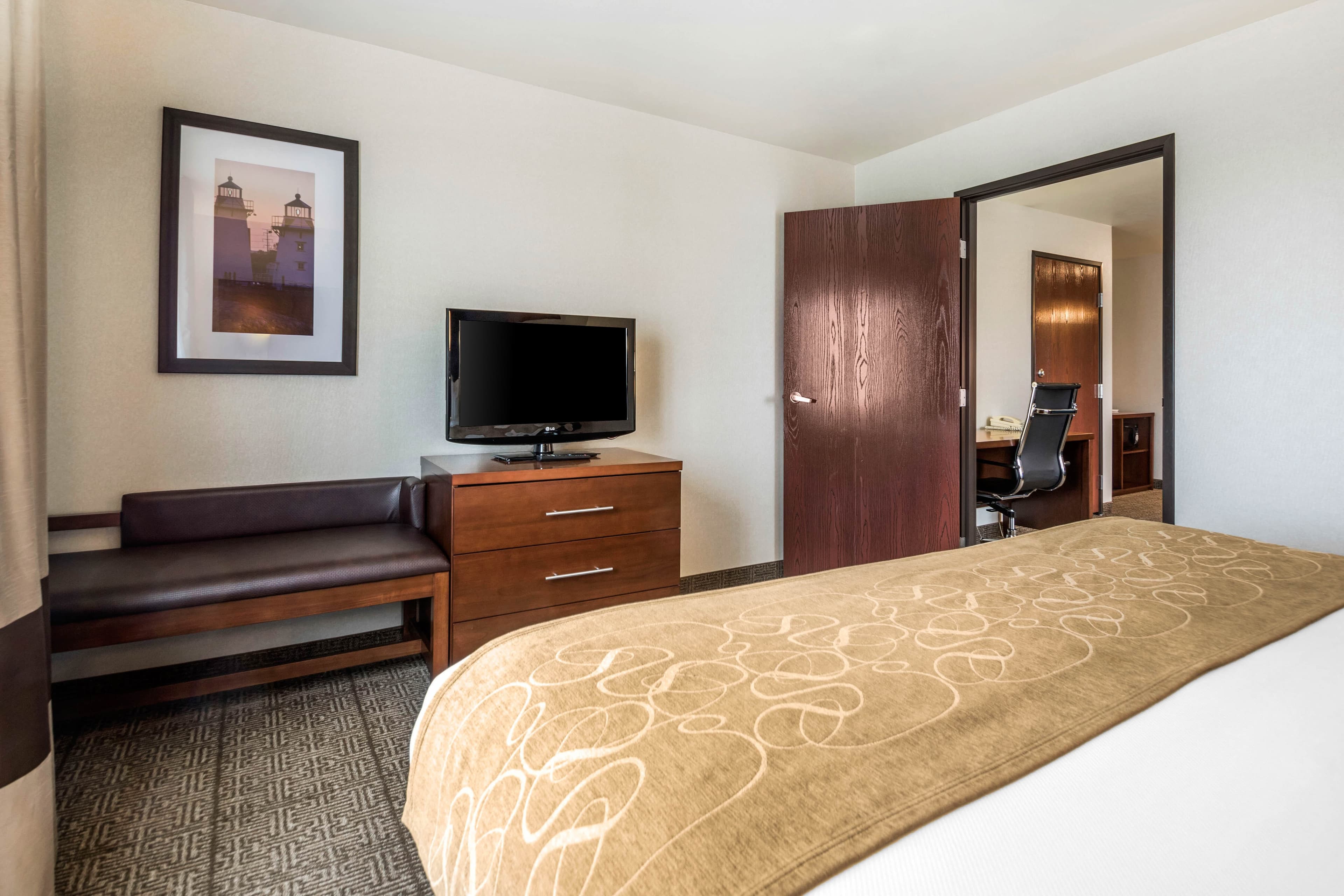 Comfort Suites at Par 4 Resort — 13