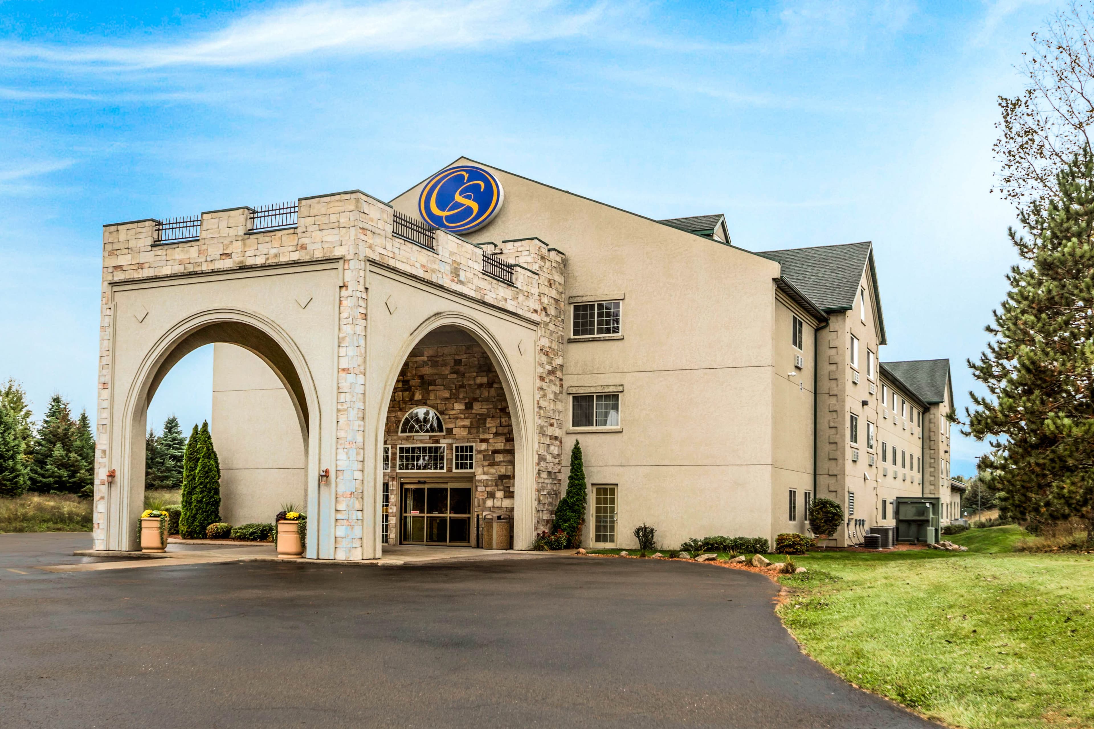 Comfort Suites at Par 4 Resort - Image 1