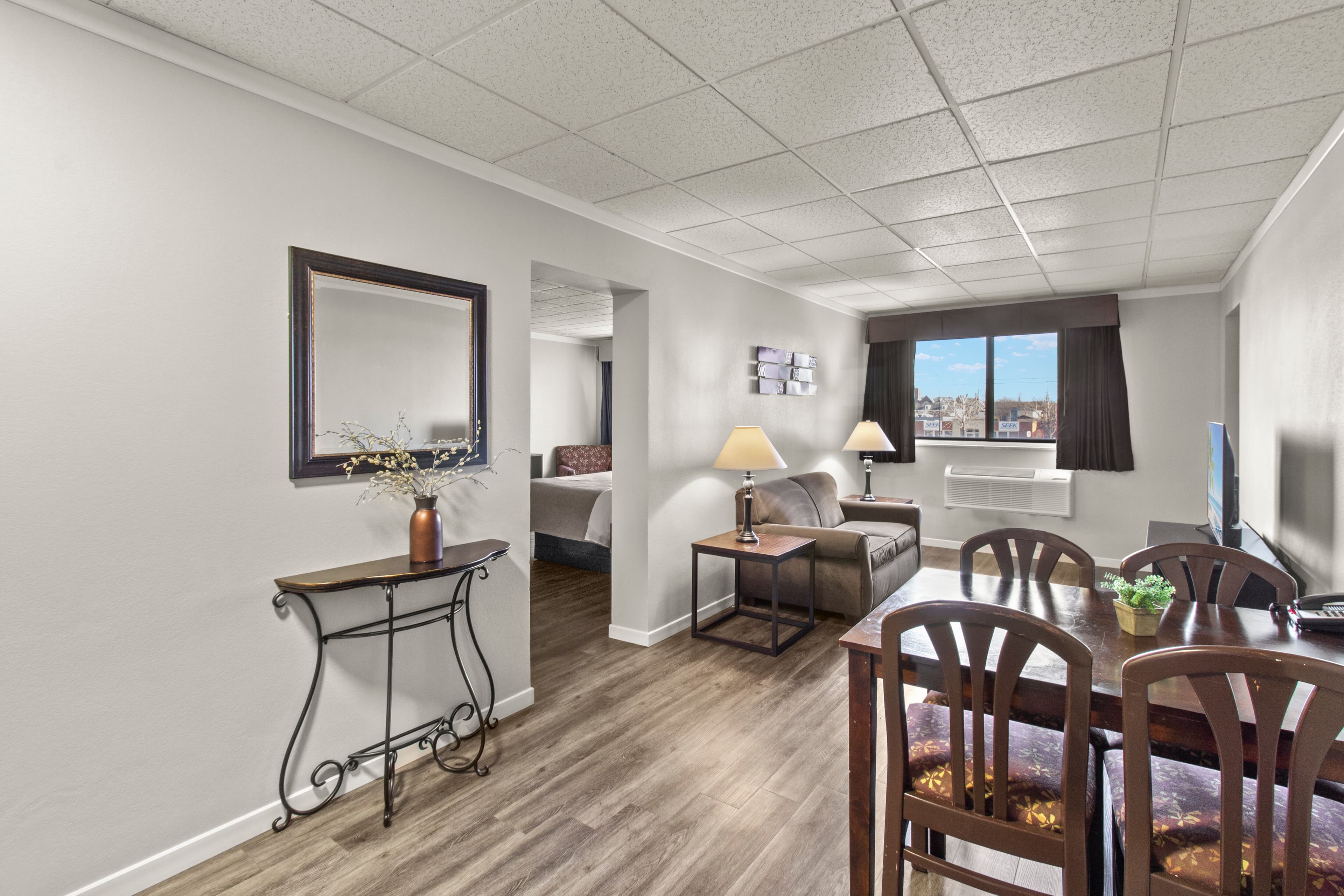 Quality Inn & Suites Green Bay Downtown — 7
