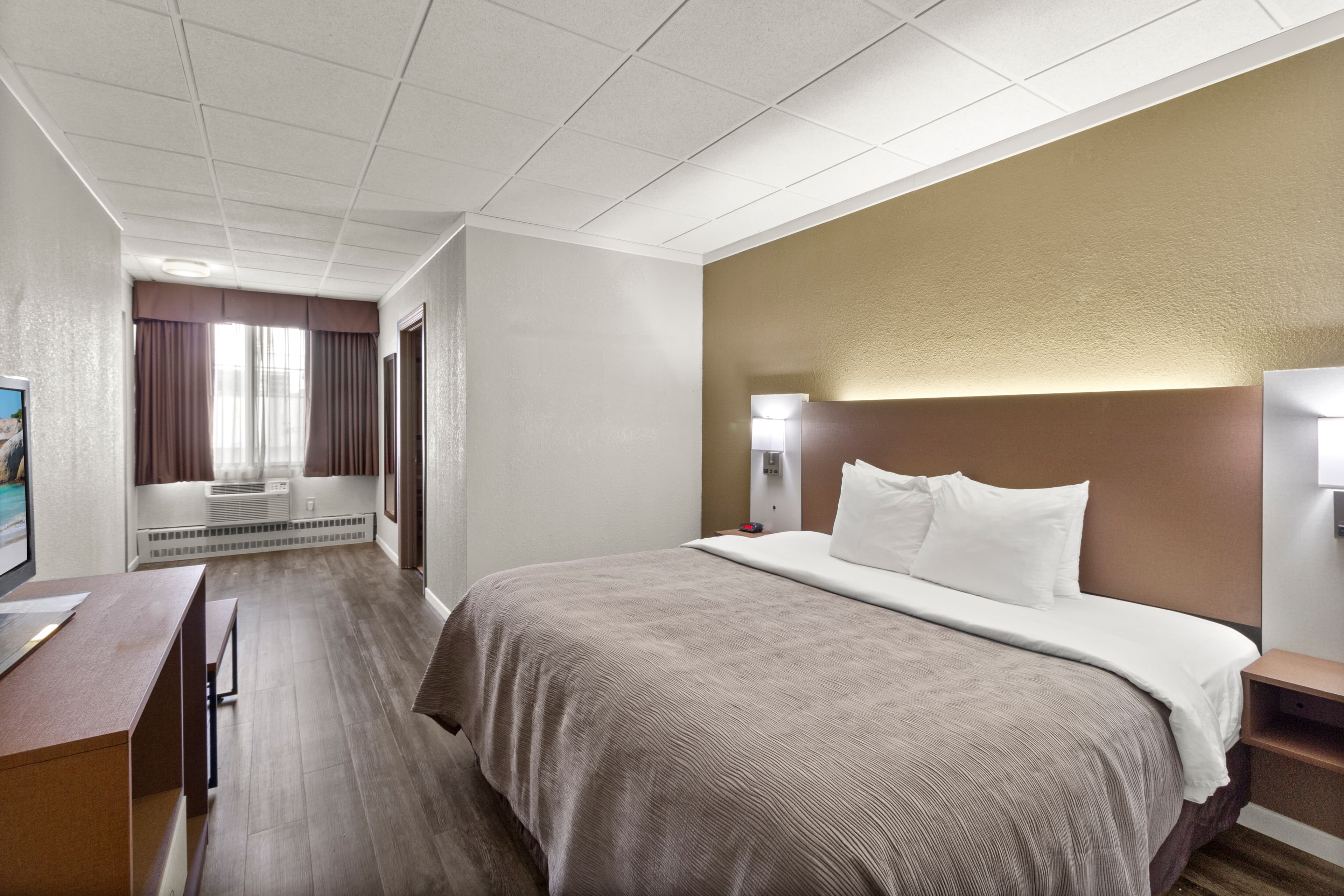 Quality Inn & Suites Green Bay Downtown — 21