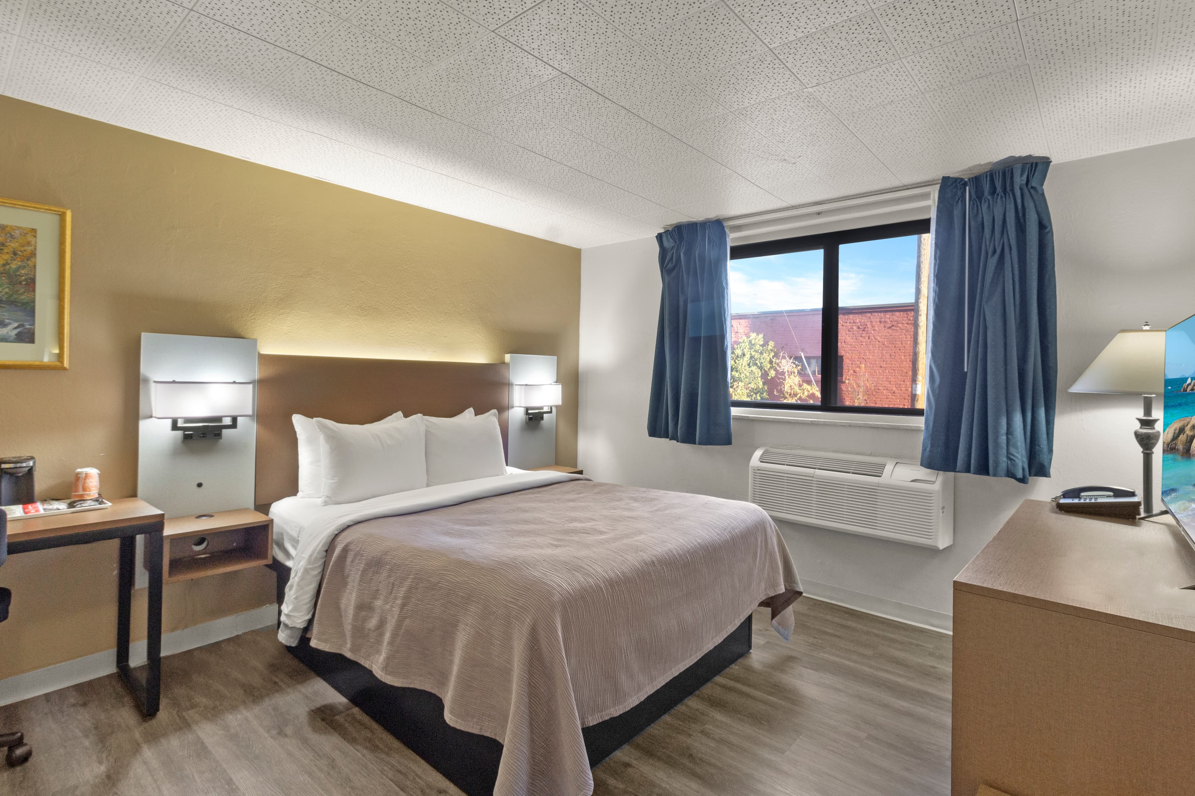 Quality Inn & Suites Green Bay Downtown — 27