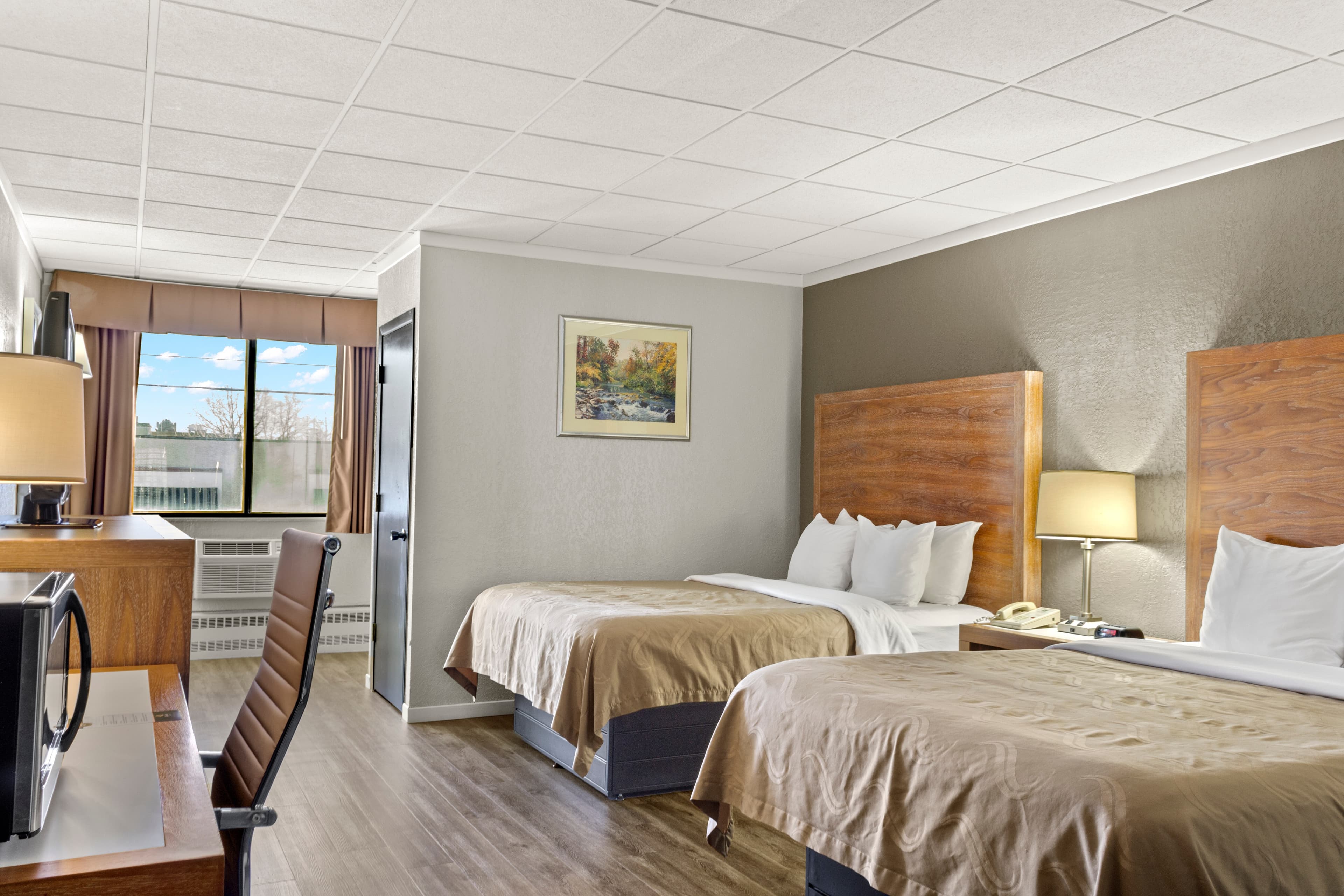 Quality Inn & Suites Green Bay Downtown — 40