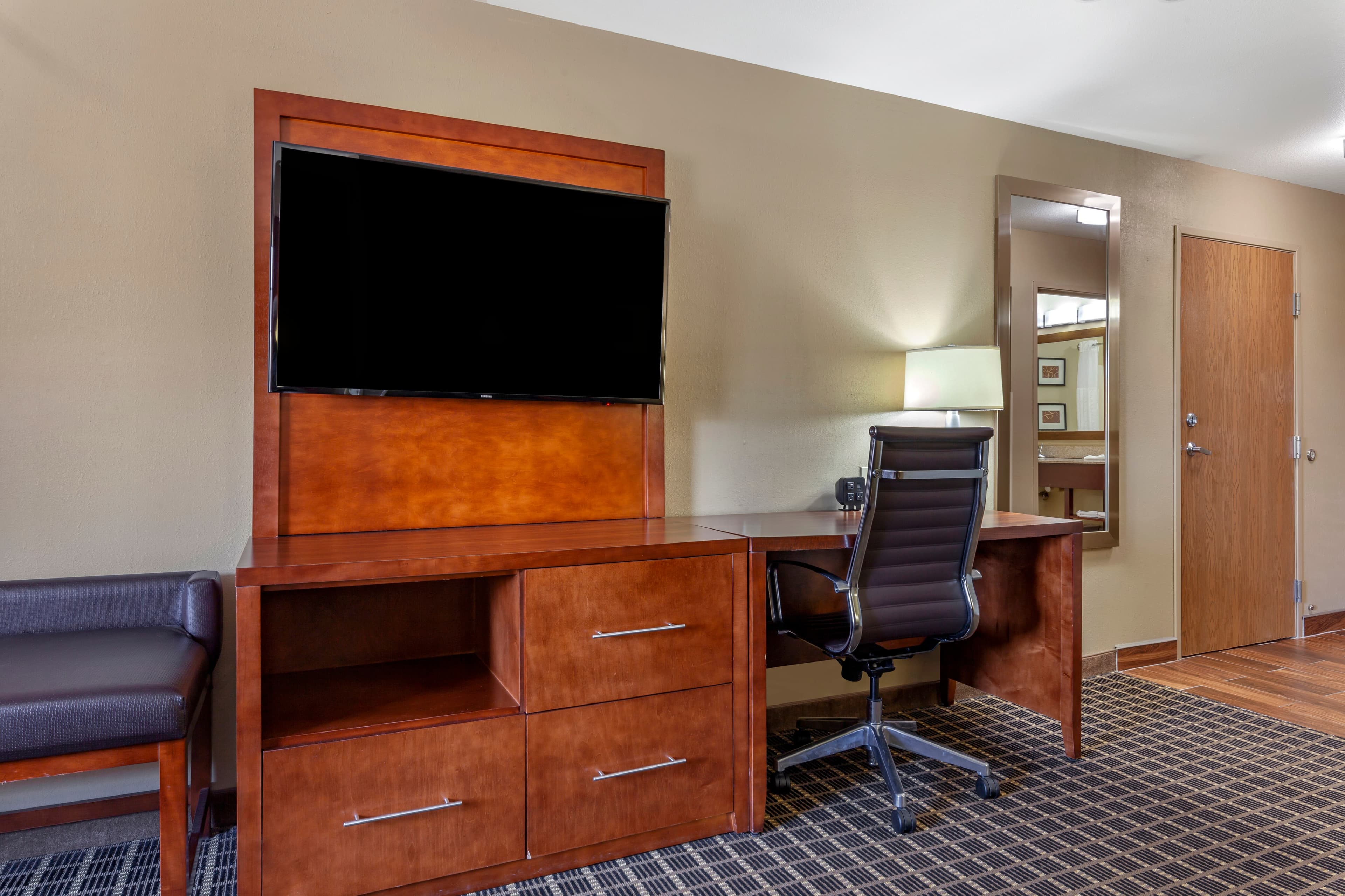 Comfort Suites Delavan - Lake Geneva Area — 9