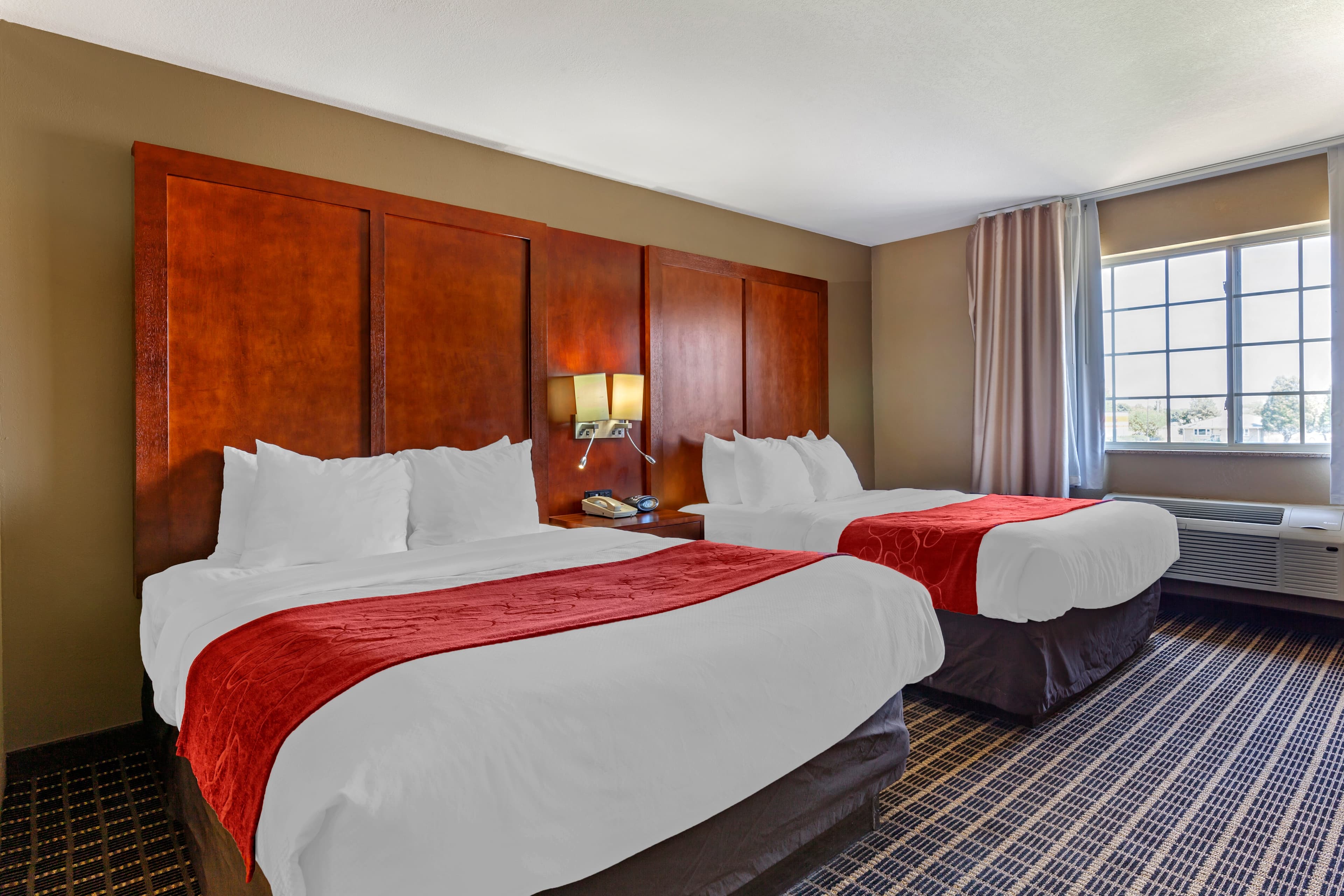 Comfort Suites Delavan - Lake Geneva Area — 15