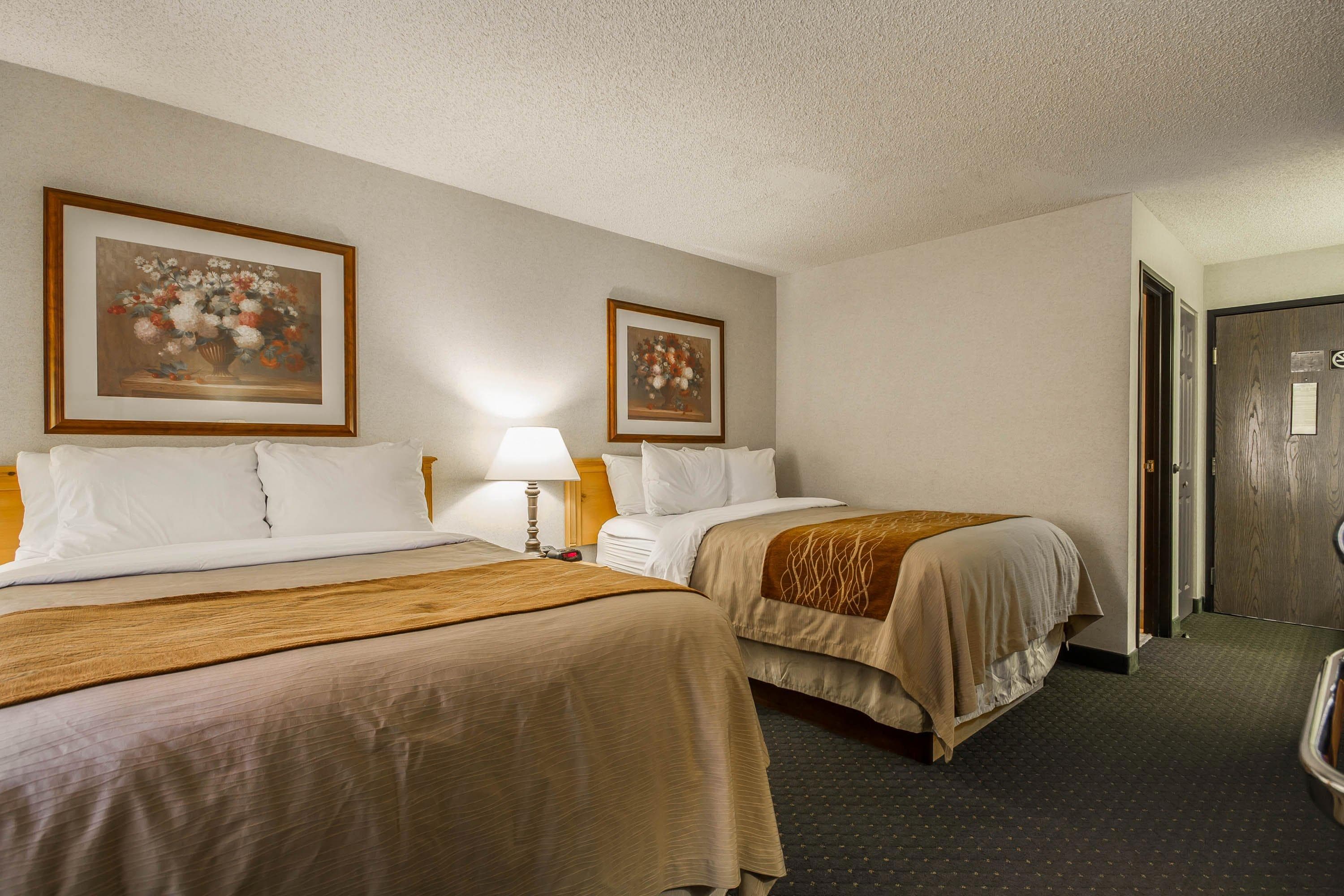 Comfort Inn Fond Du Lac - Image 2