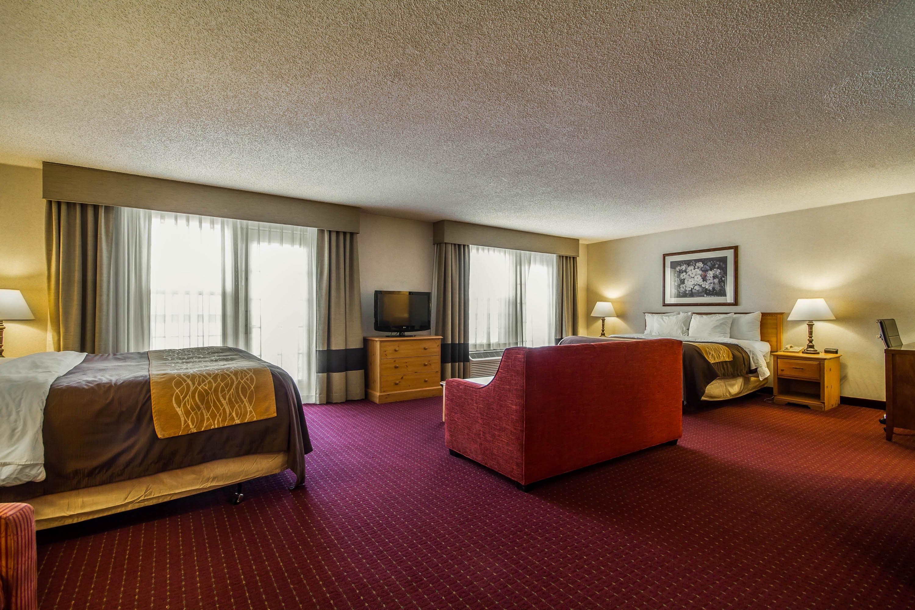 Comfort Inn Fond Du Lac — 22