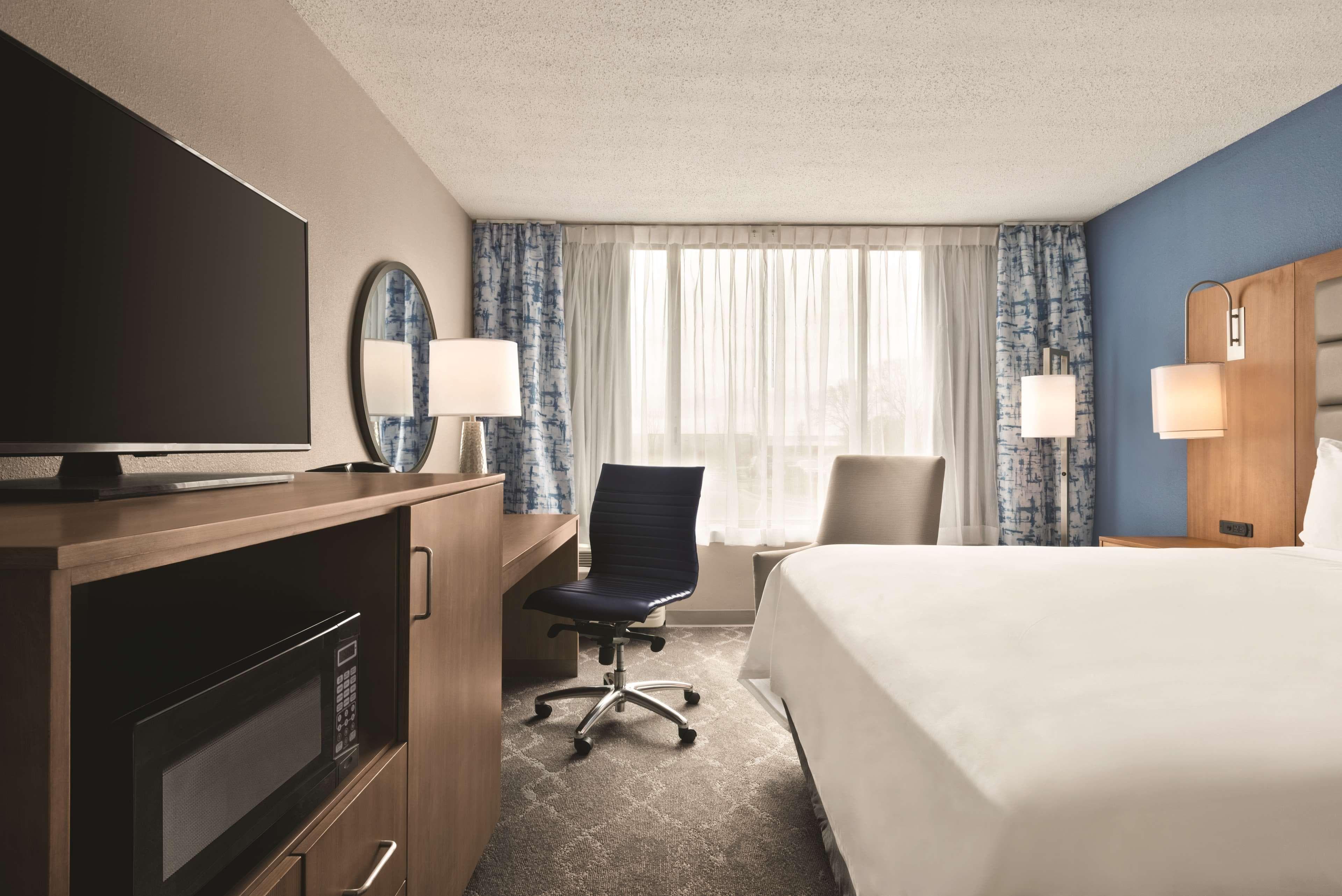 Radisson Hotel and Conference Center Fond du Lac - Image 2