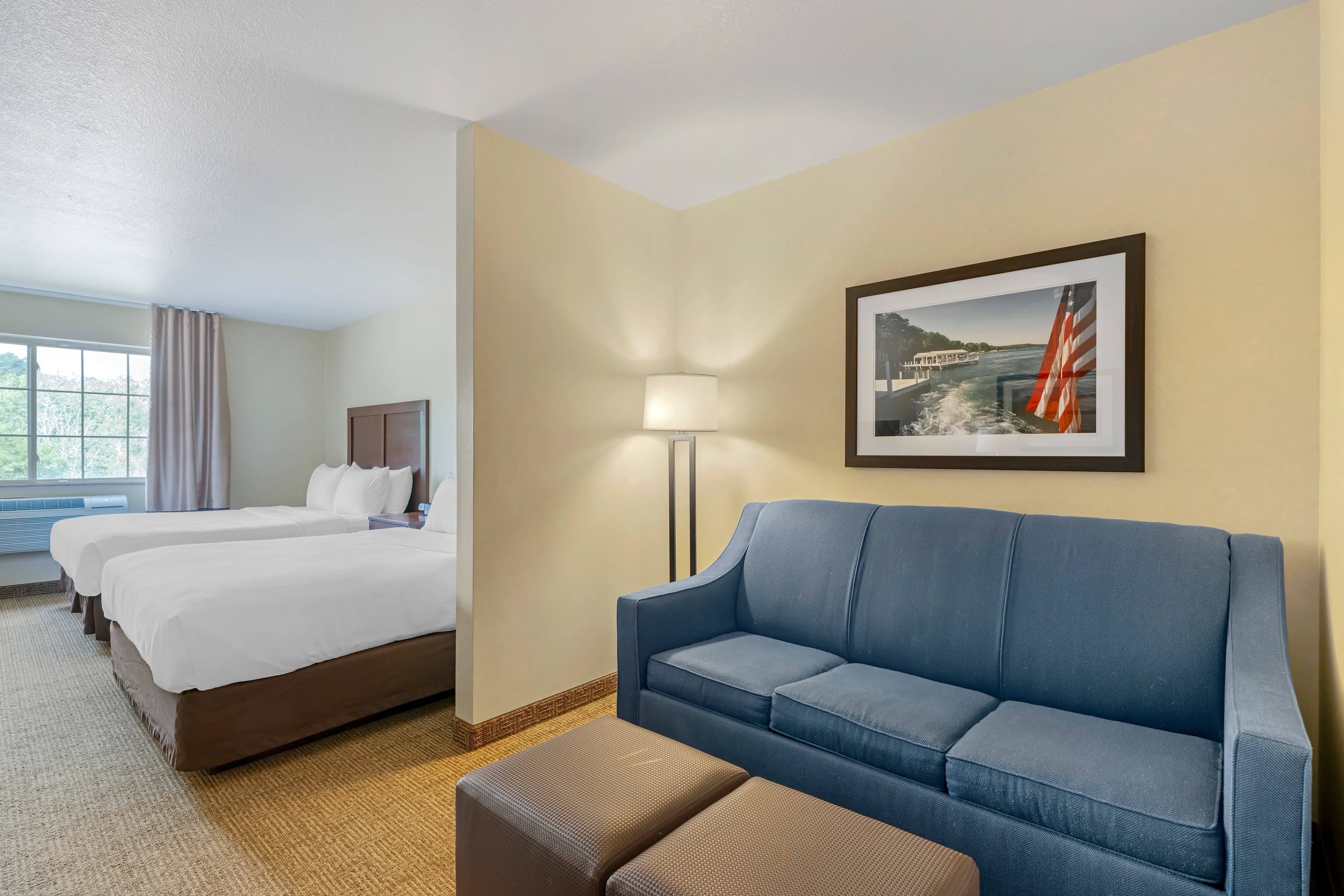 Comfort Suites Lake Geneva East — 11