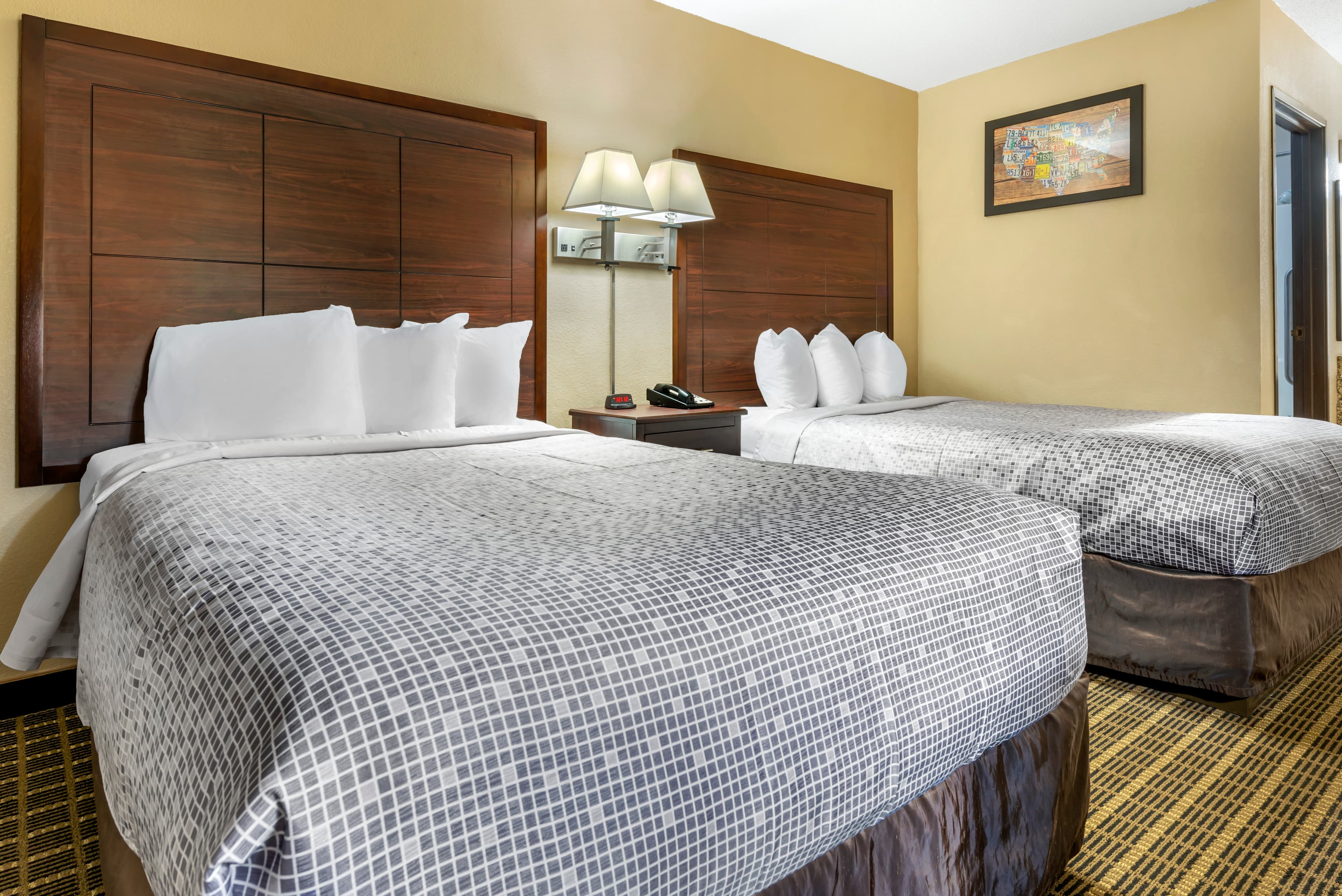 Econo Lodge La Crosse North — 15