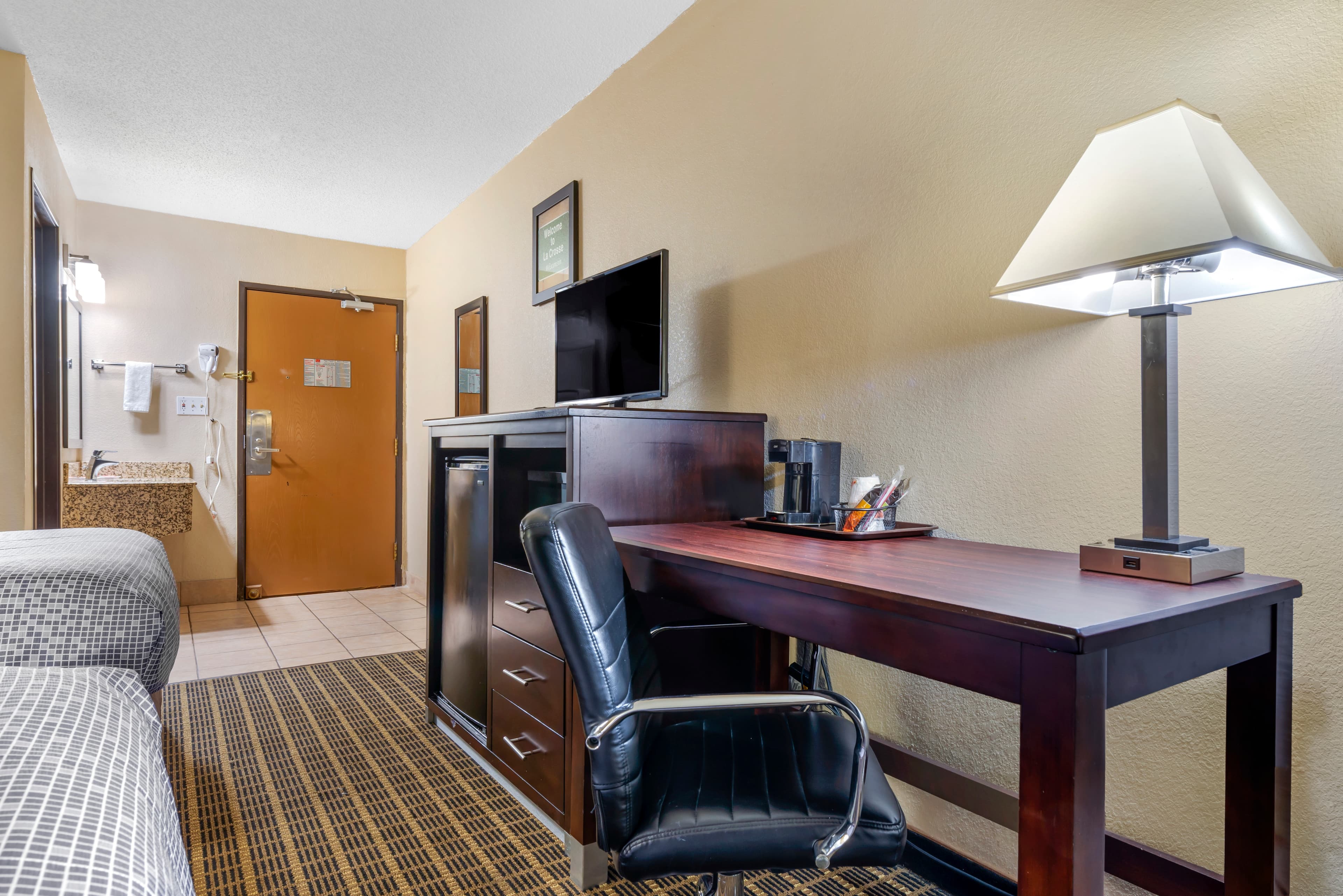 Econo Lodge La Crosse North — 16