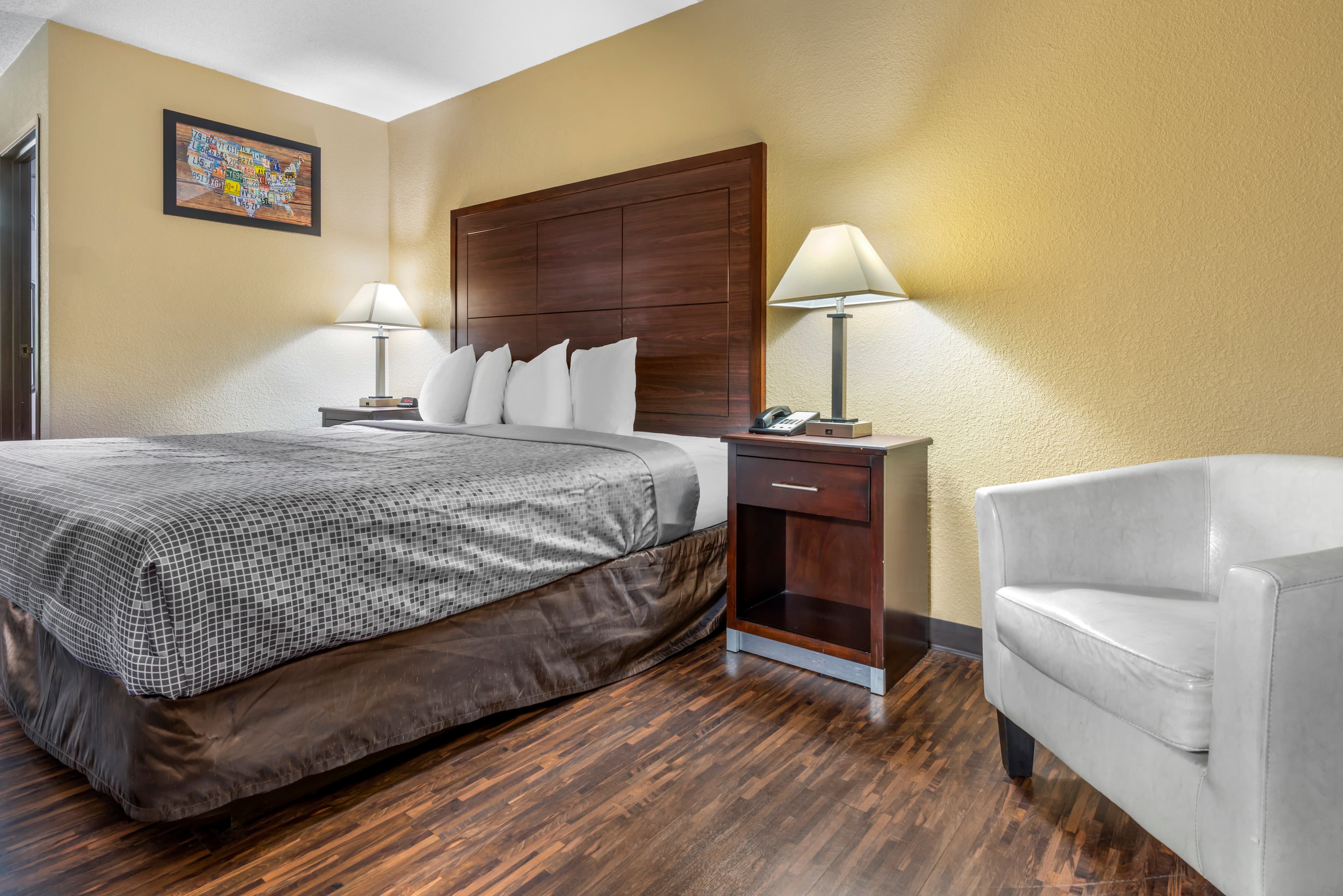 Econo Lodge La Crosse North — 20
