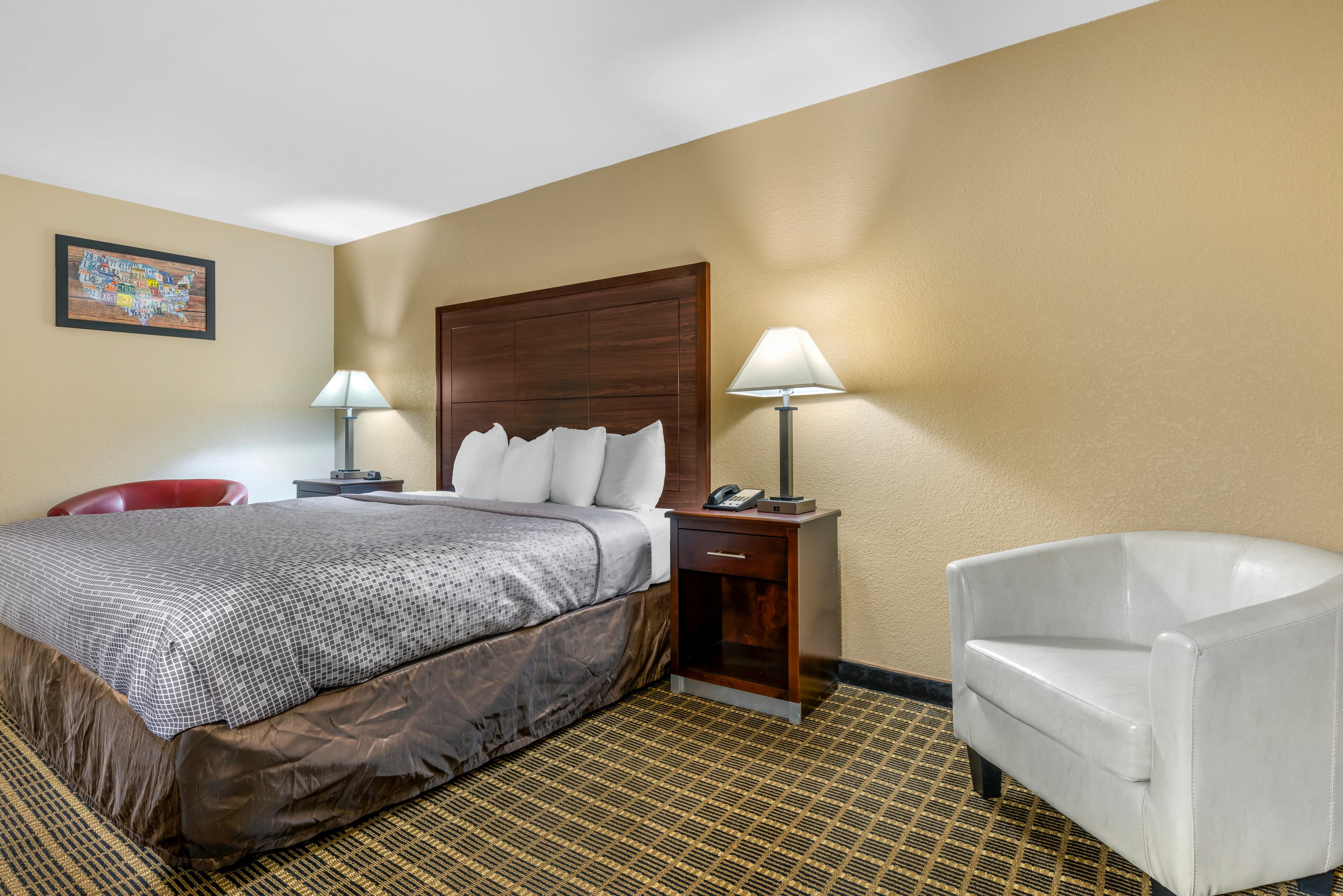 Econo Lodge La Crosse North — 27