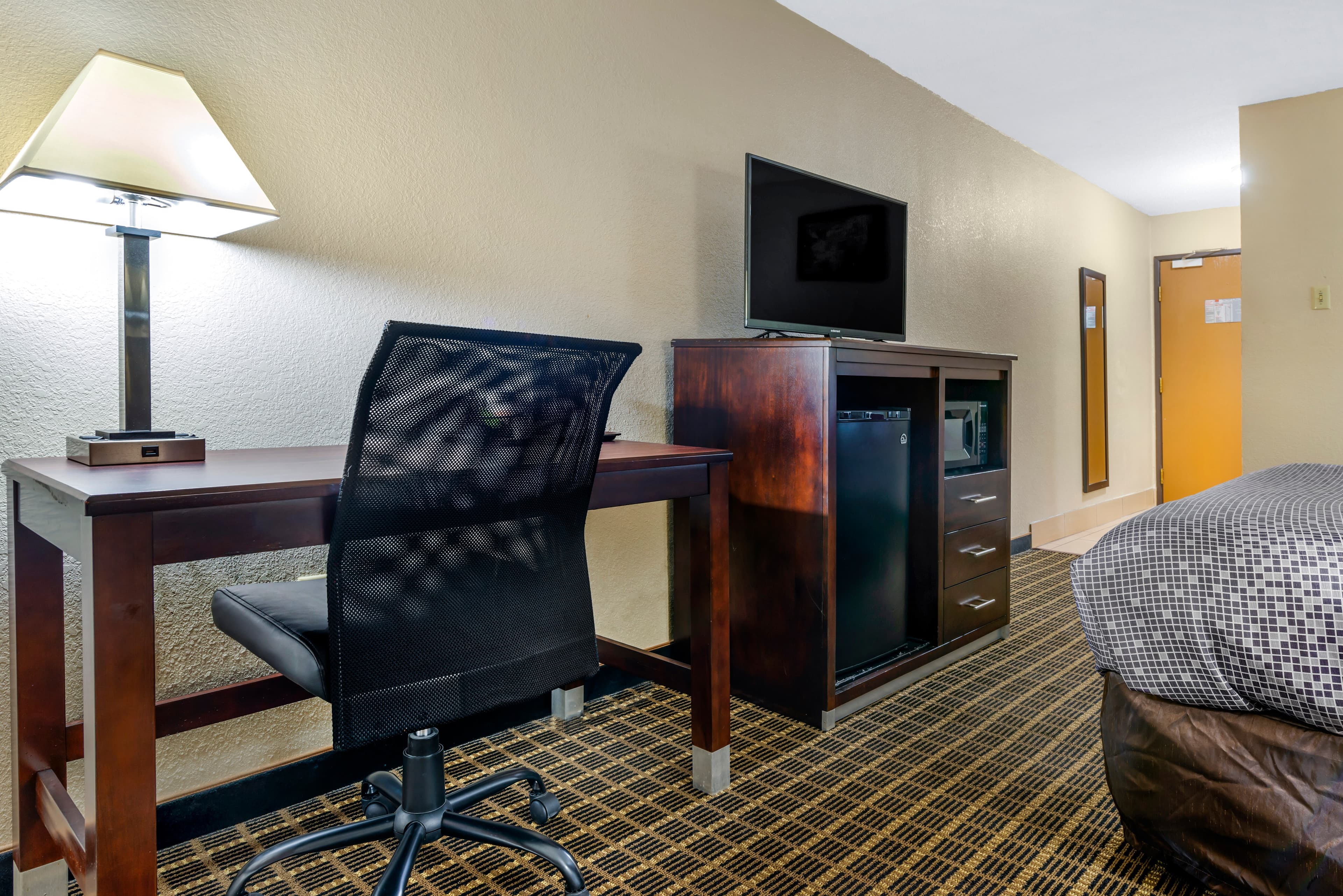 Econo Lodge La Crosse North — 28