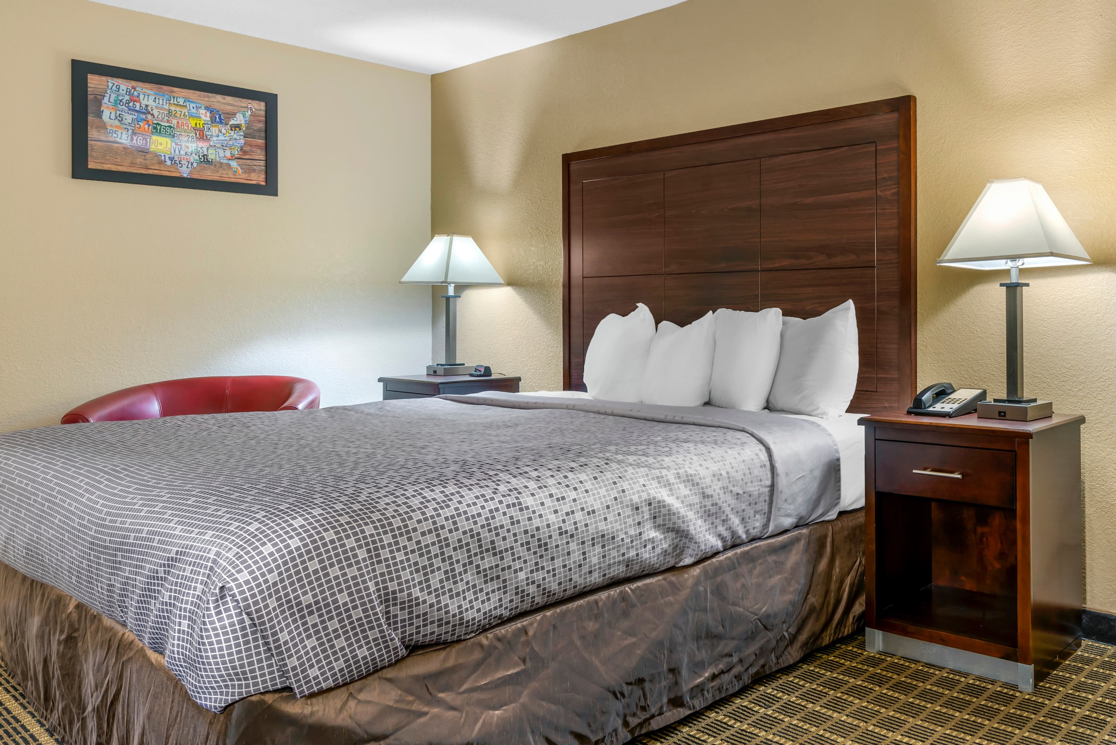 Econo Lodge La Crosse North — 31