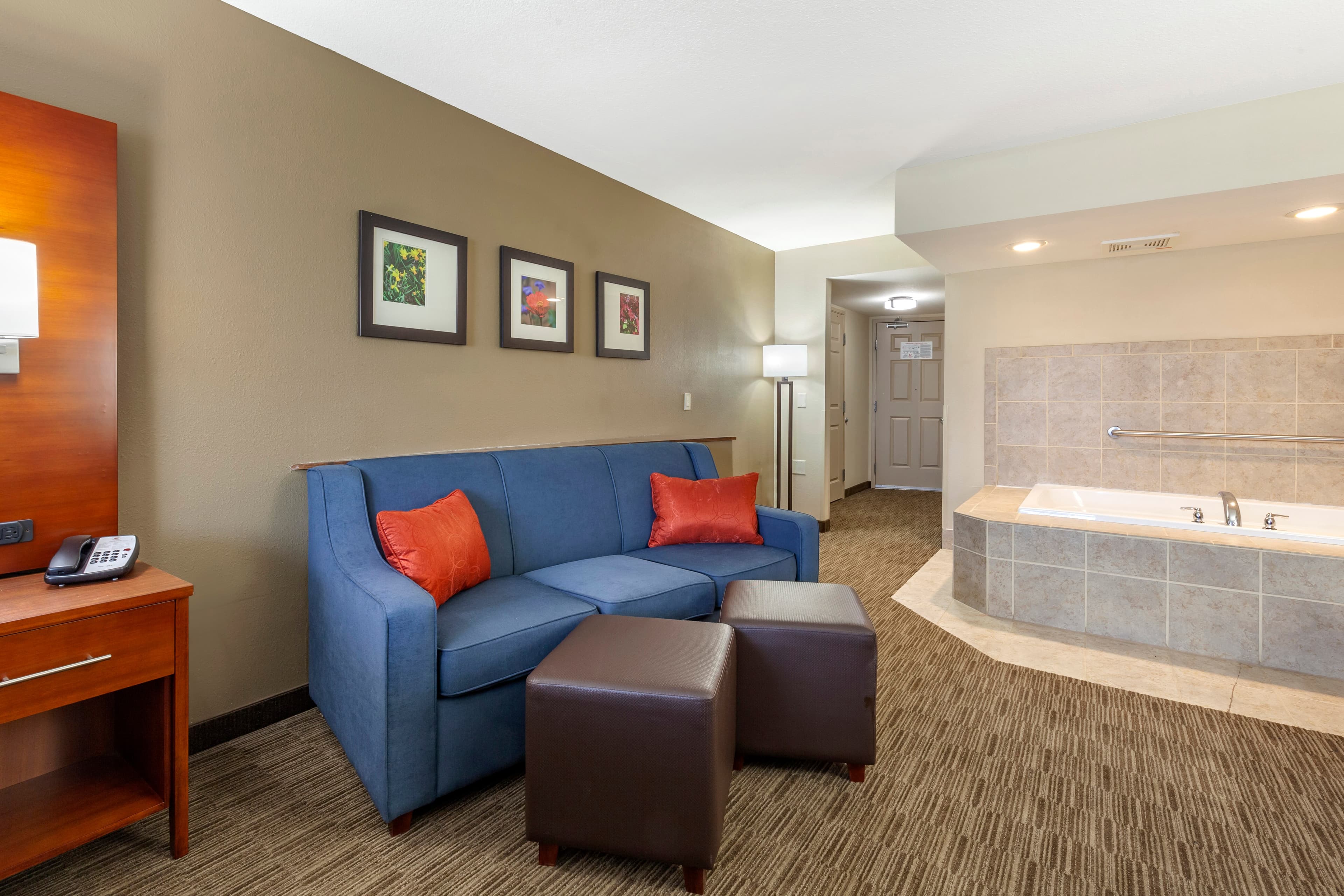 Comfort Suites Oshkosh West — 7