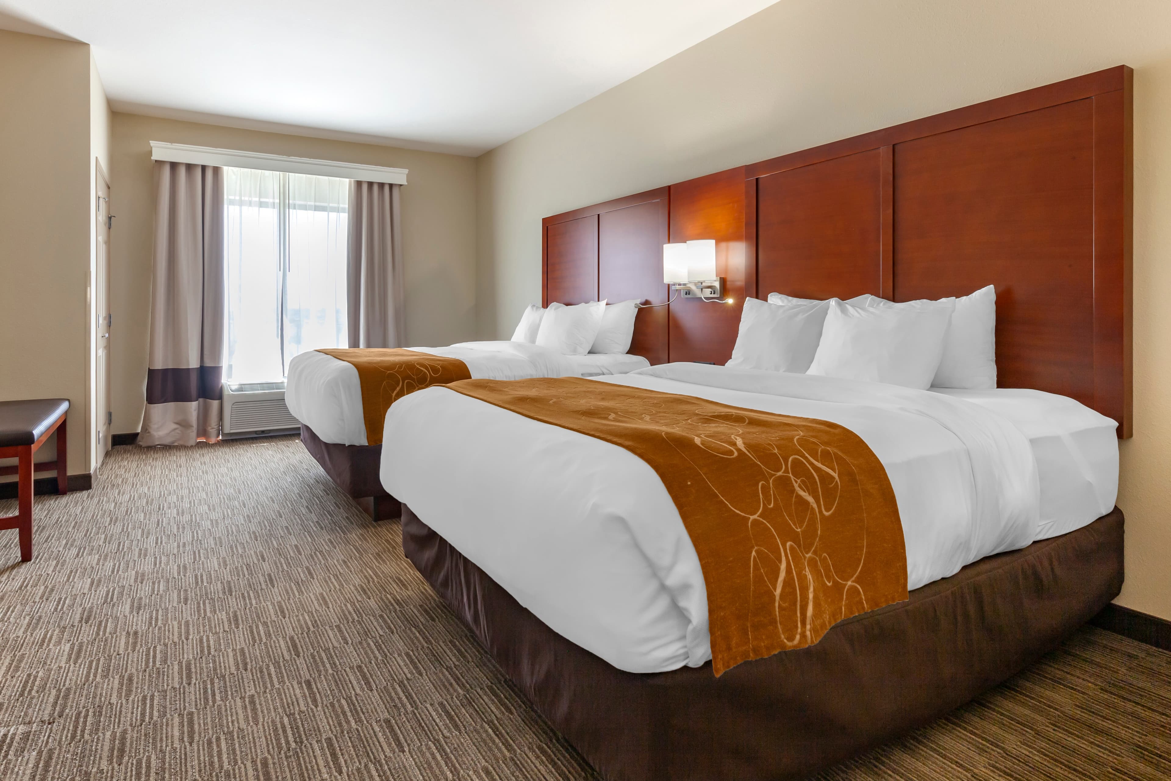 Comfort Suites Oshkosh West - Image 1
