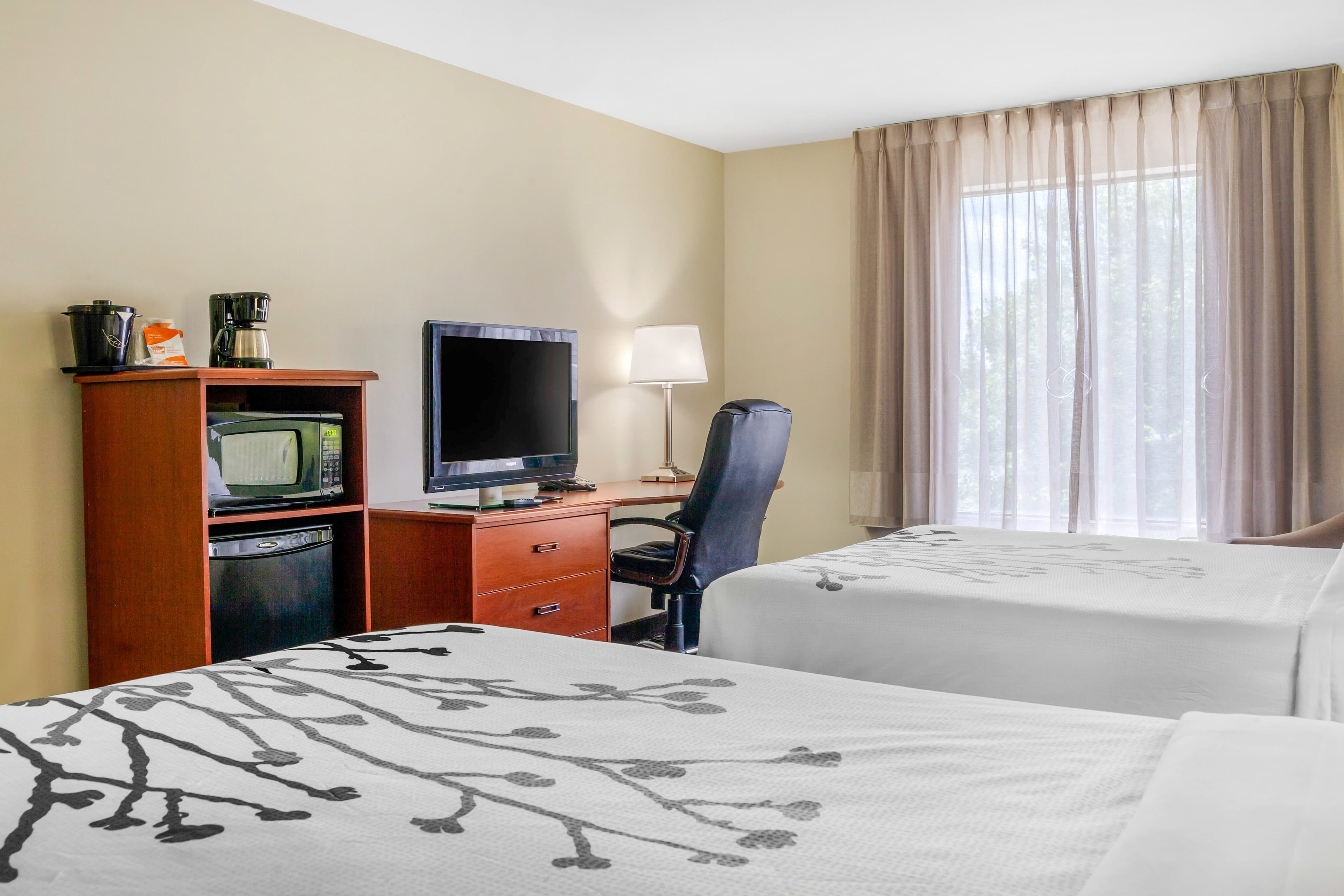 Sleep Inn & Suites Milwaukee Airport - Image 5