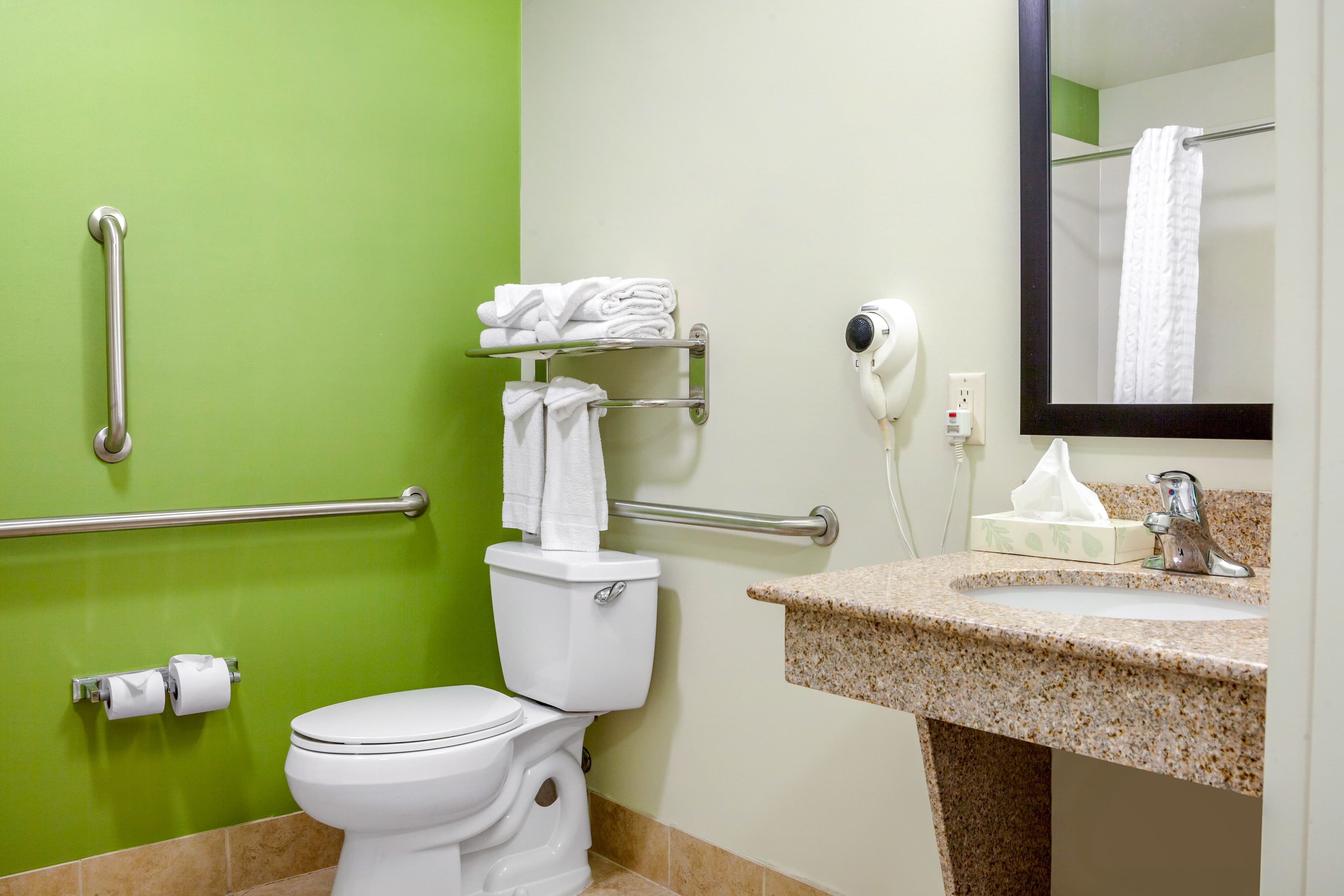 Sleep Inn & Suites Milwaukee Airport — 8