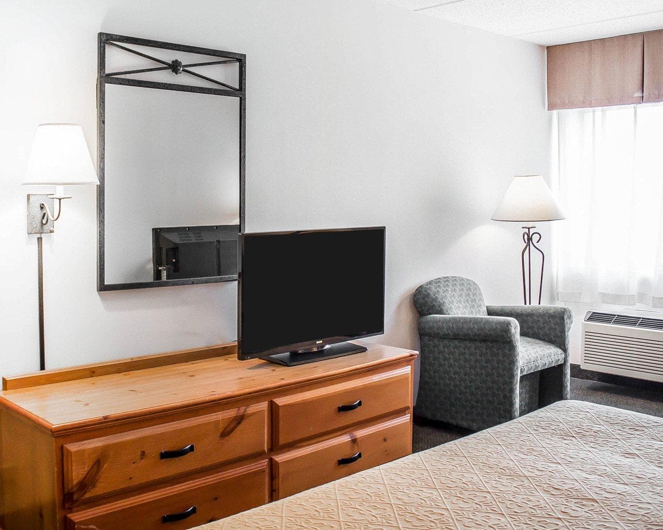 Quality Inn Rhinelander - Image 4