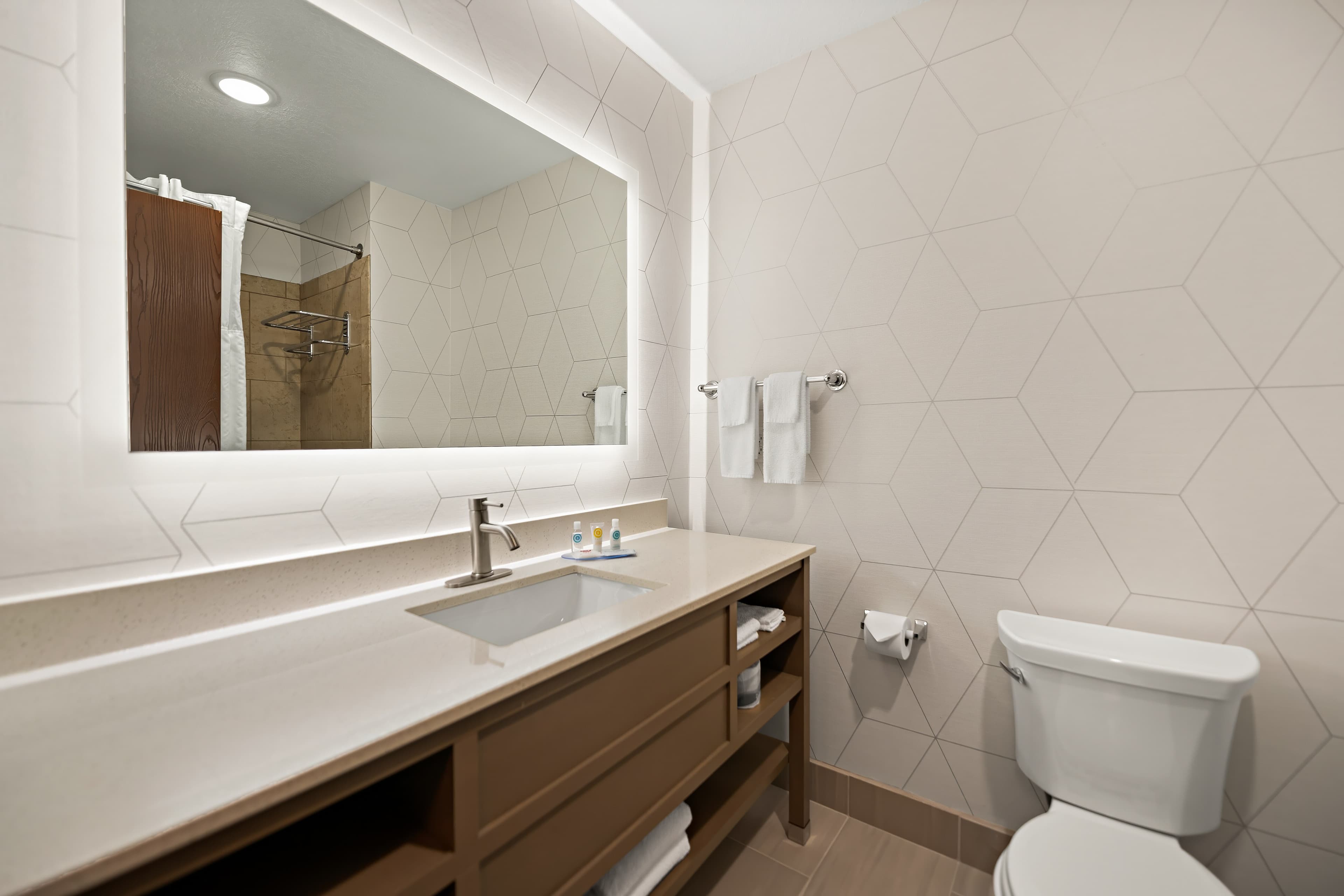 Comfort Suites Hudson I-94 — 13