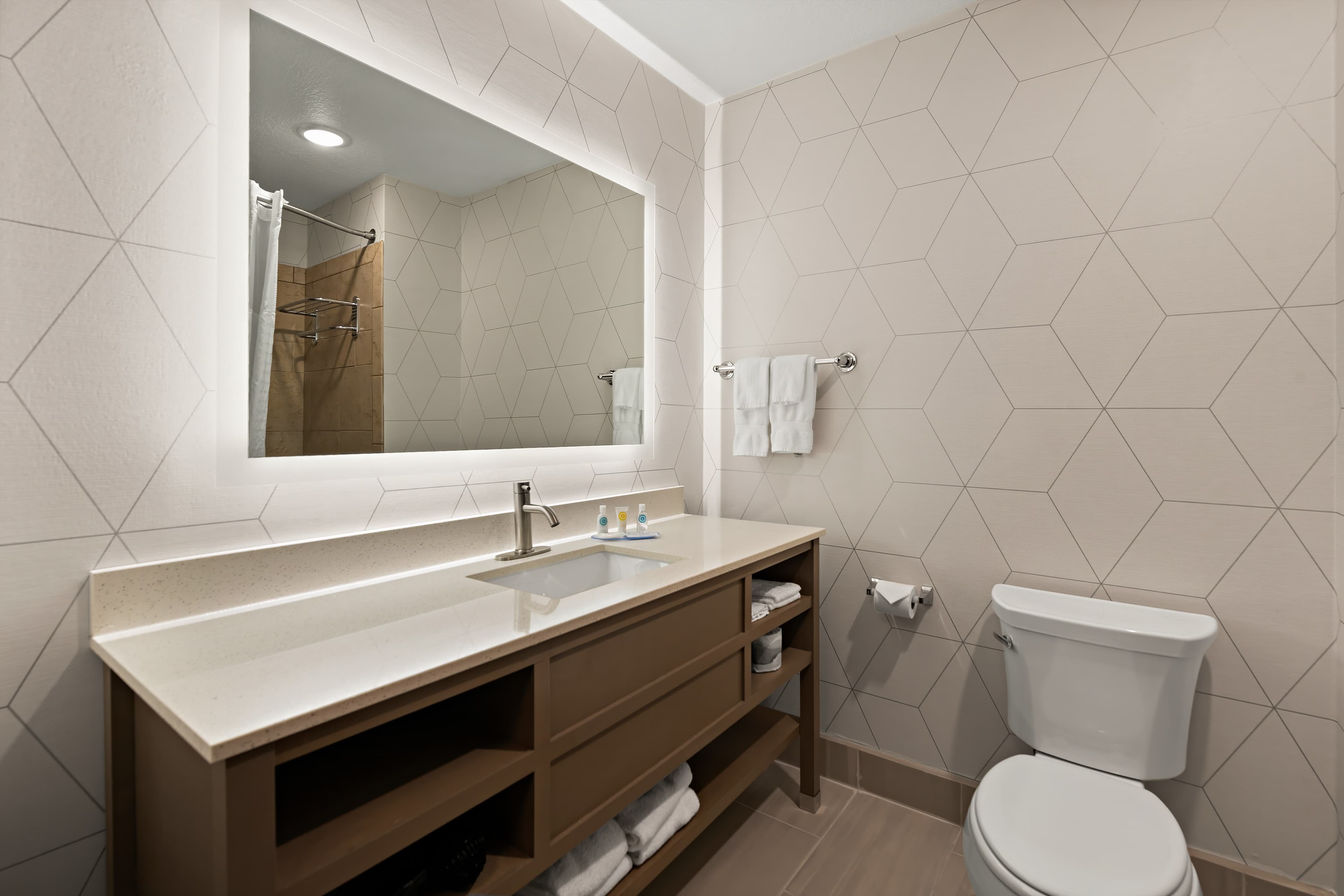 Comfort Suites Hudson I-94 — 18