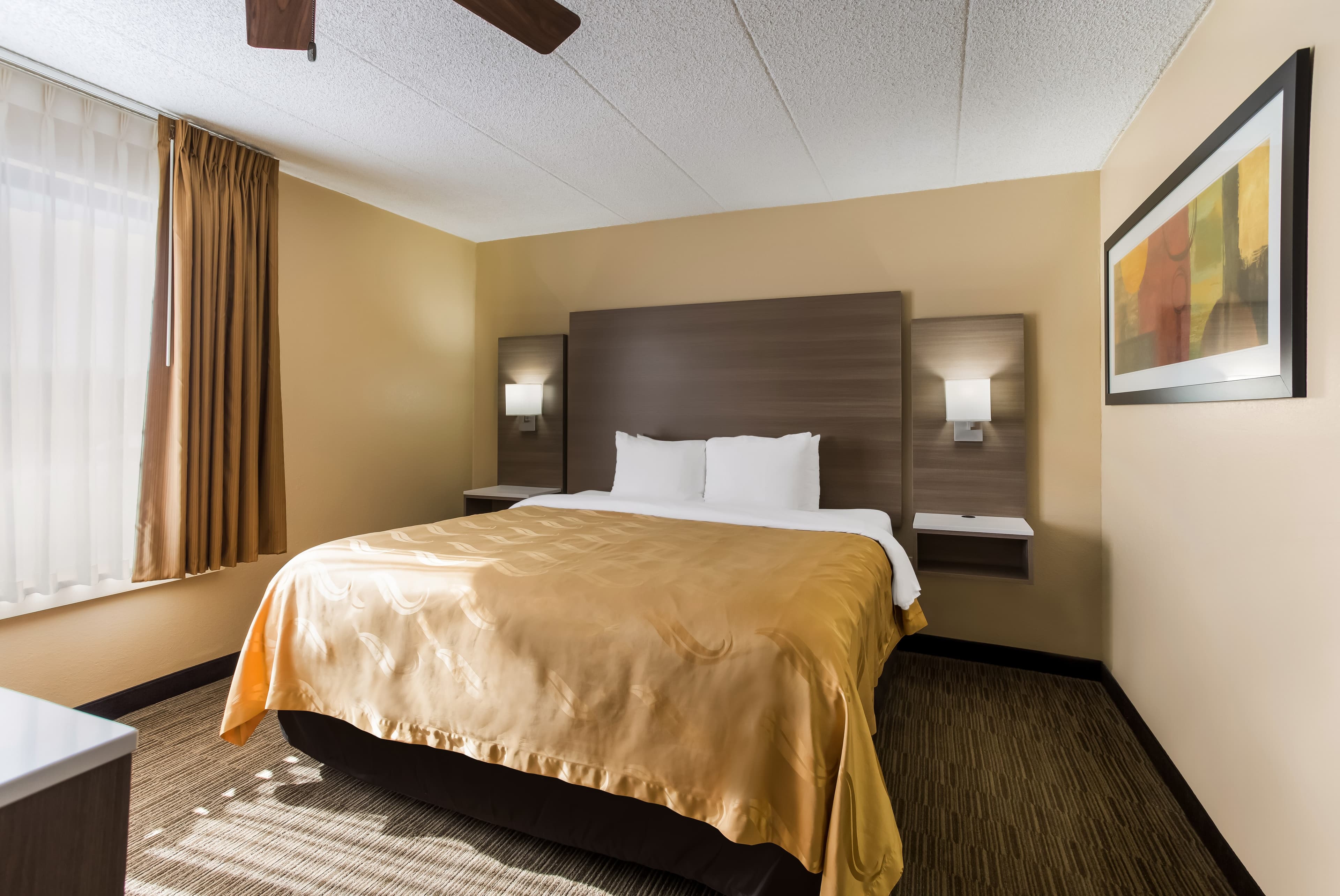 Quality Suites Milwaukee Airport — 12