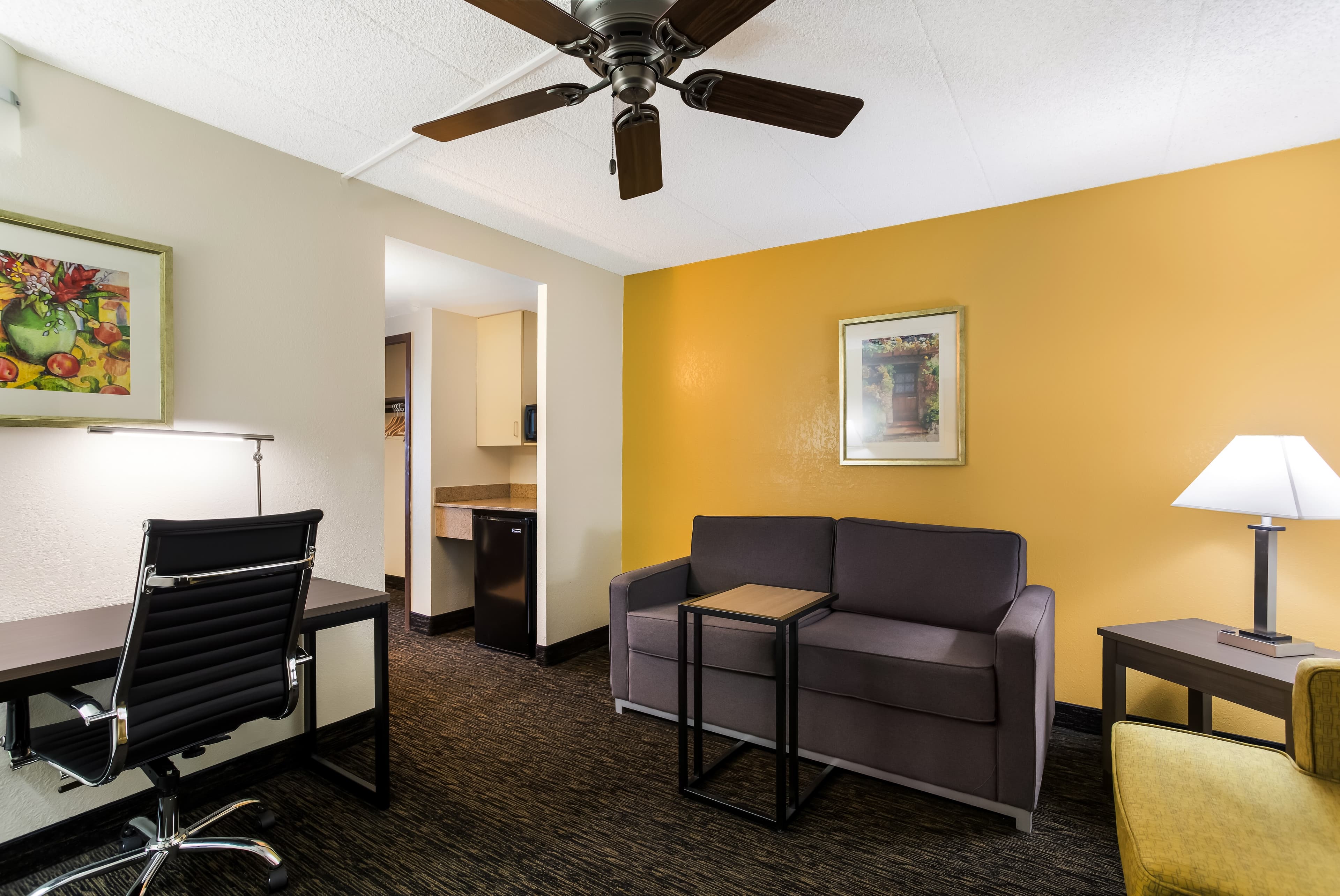 Quality Suites Milwaukee Airport - Image 5