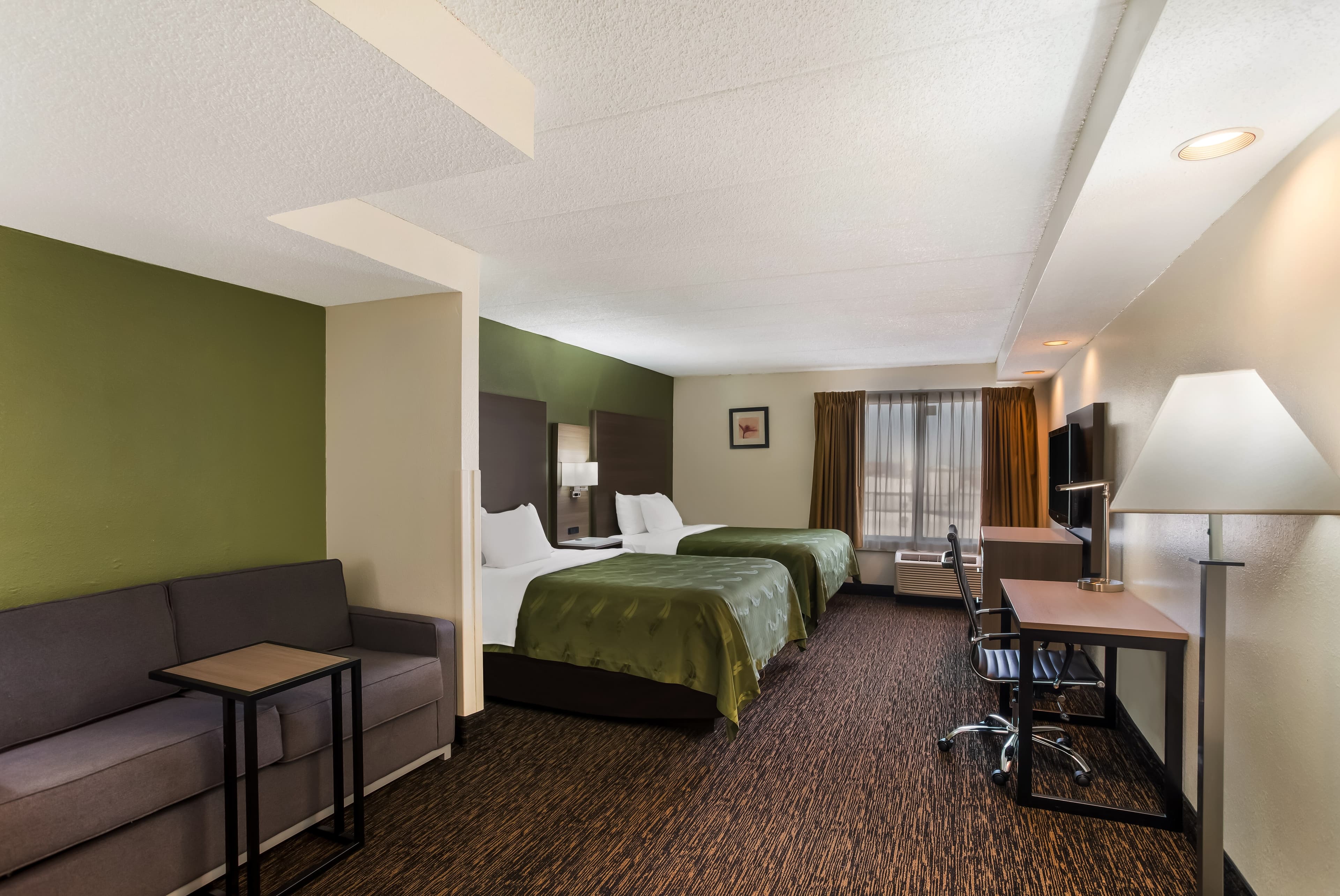 Quality Suites Milwaukee Airport — 16