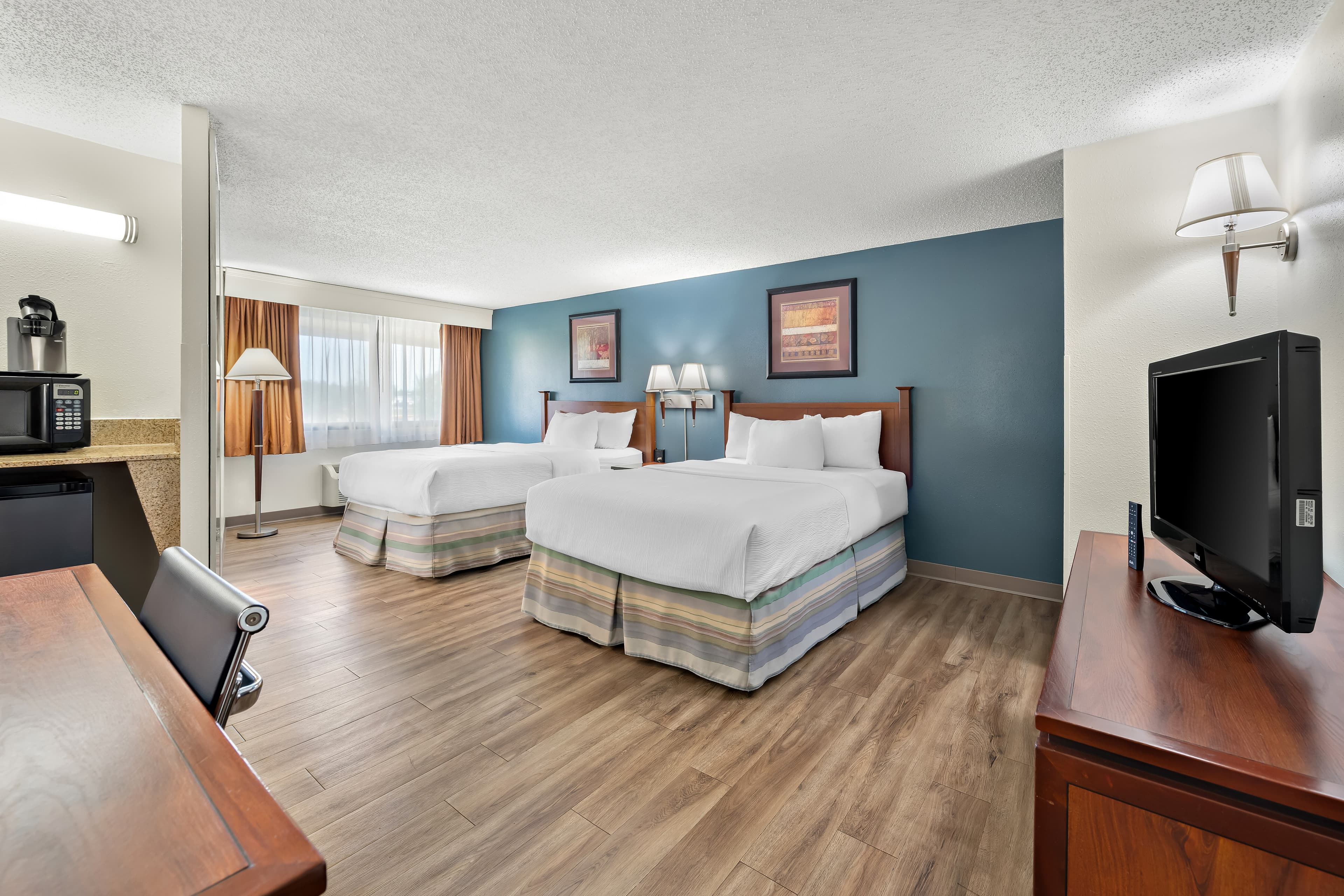 Quality Inn & Suites Black River Falls I-94 - Image 2
