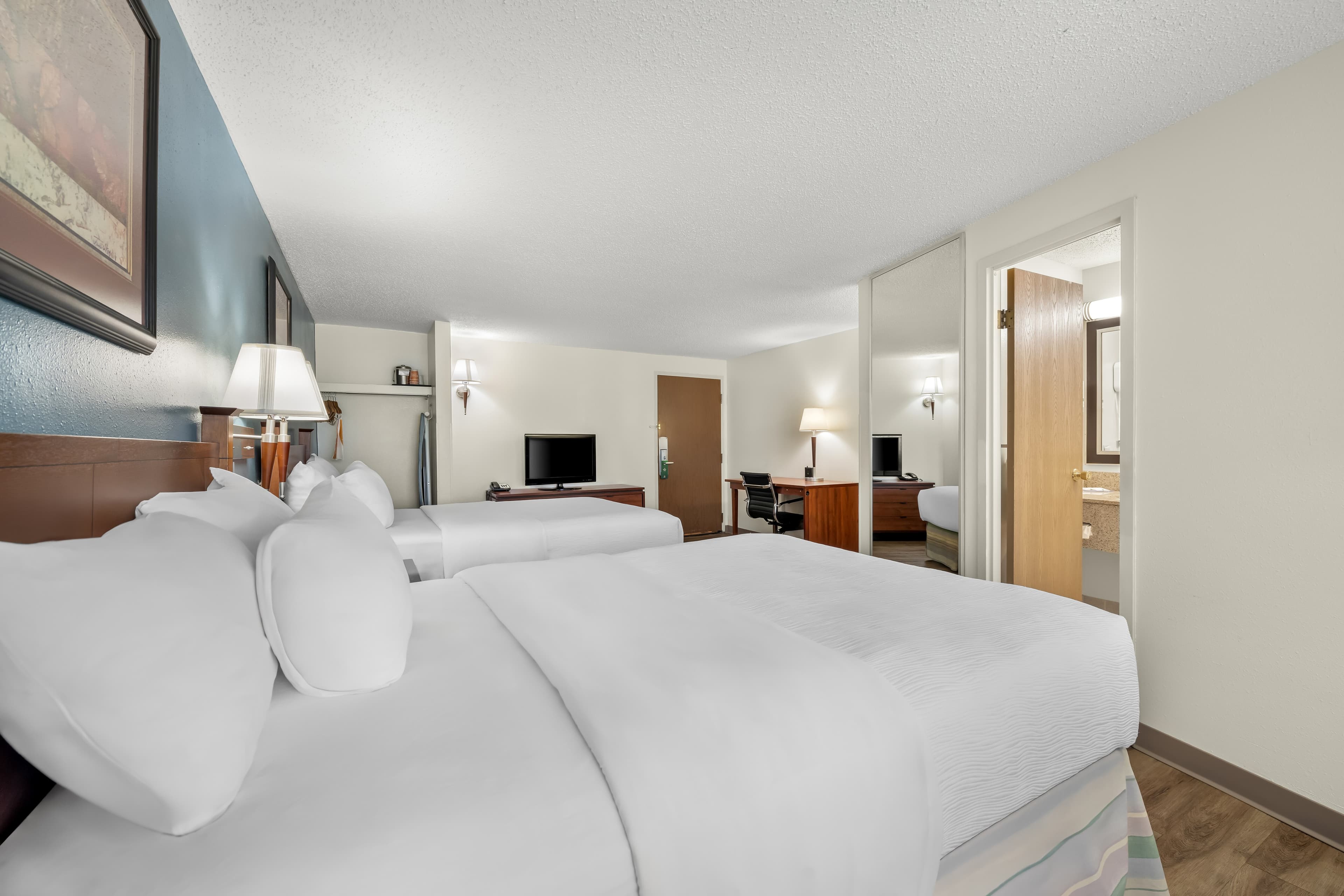 Quality Inn & Suites Black River Falls I-94 - Image 3