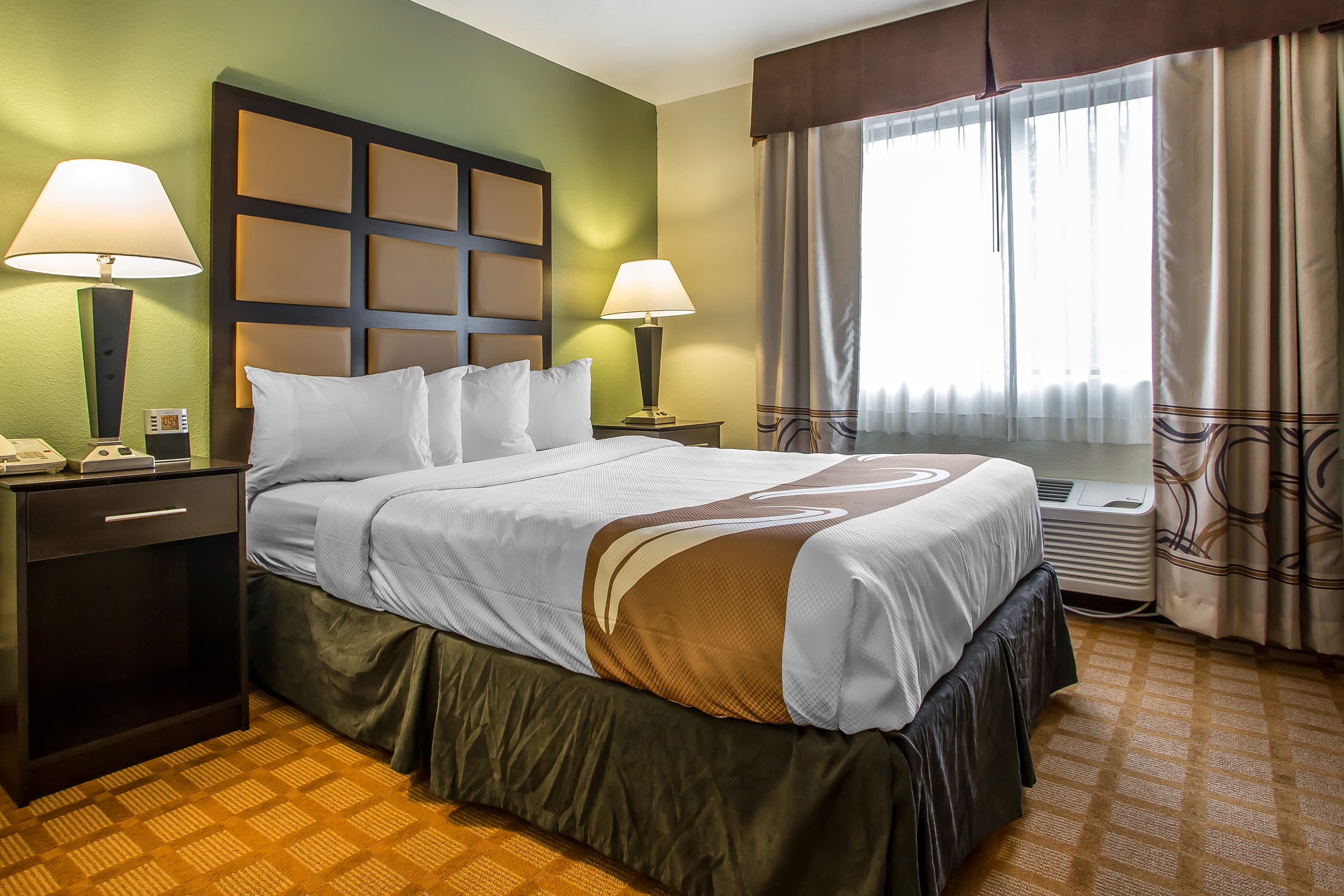 Quality Inn & Suites Marinette - Image 1