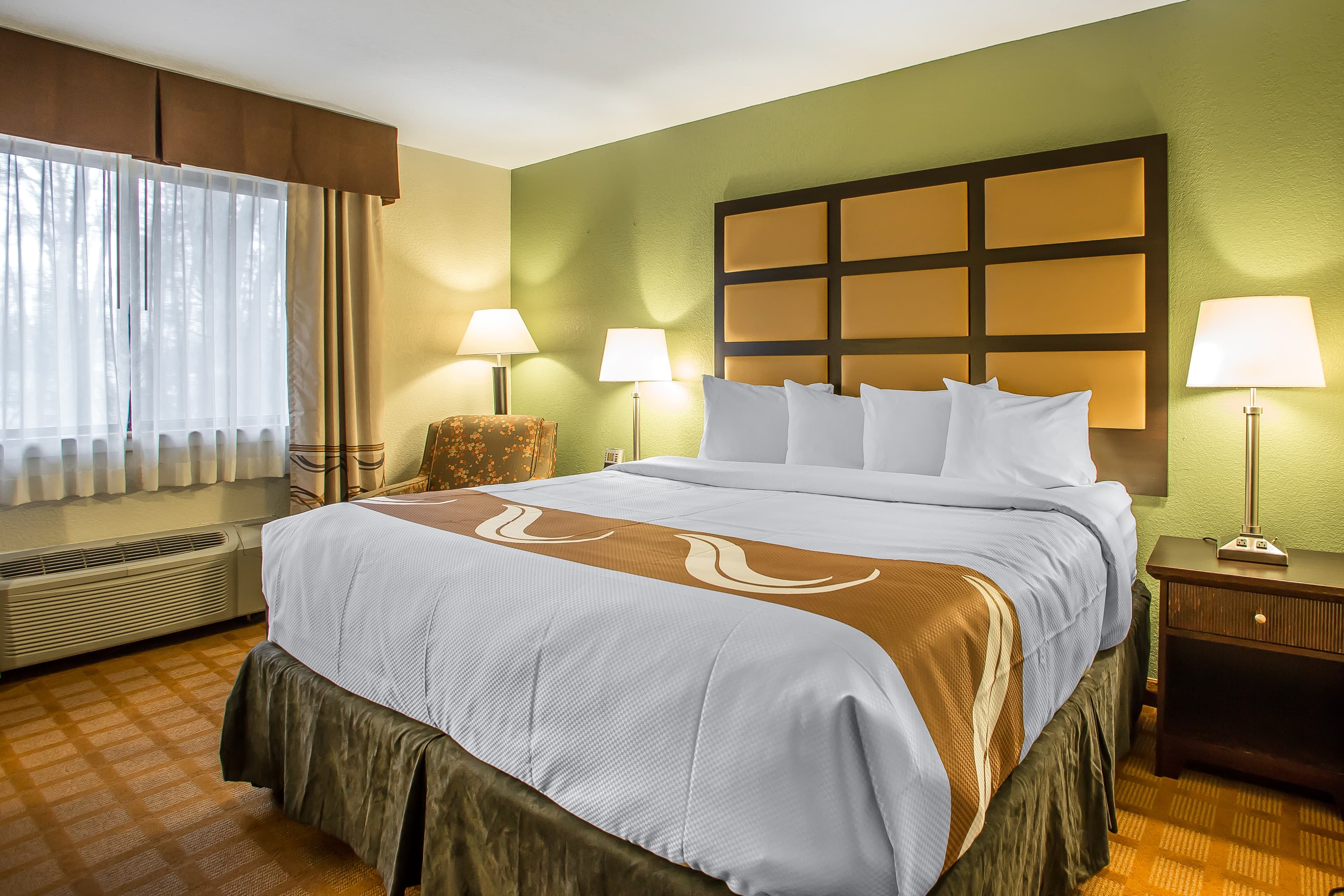 Quality Inn & Suites Marinette - Image 4