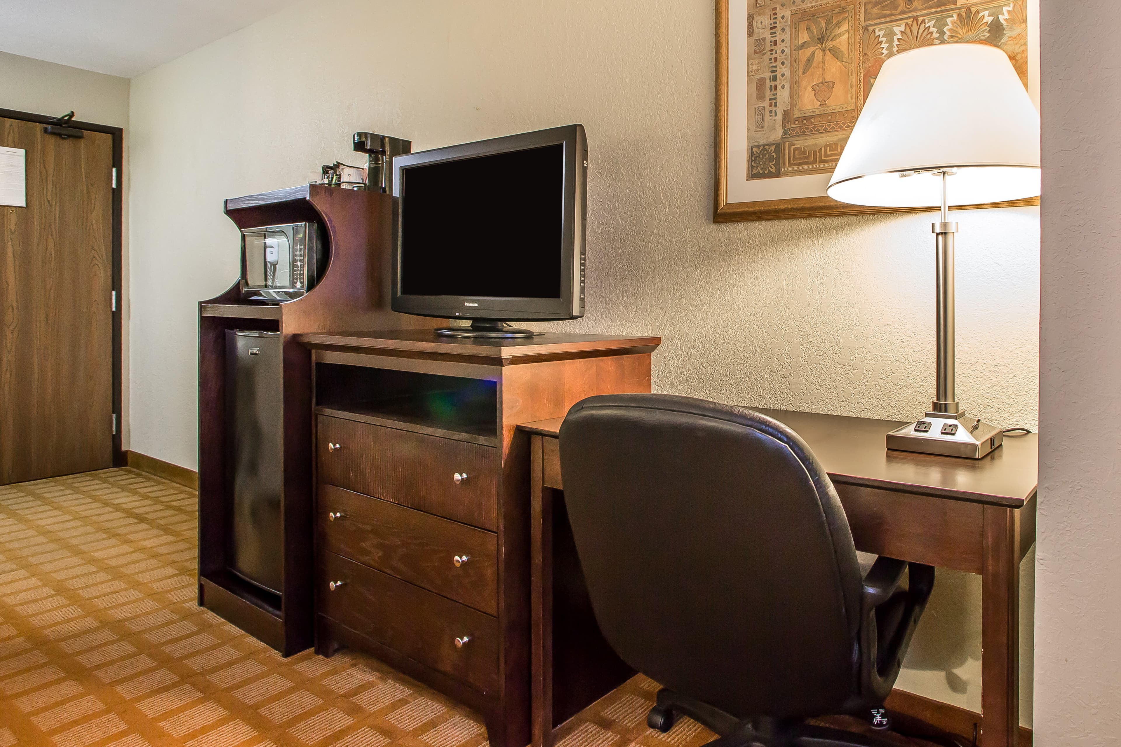 Quality Inn & Suites Marinette - Image 5